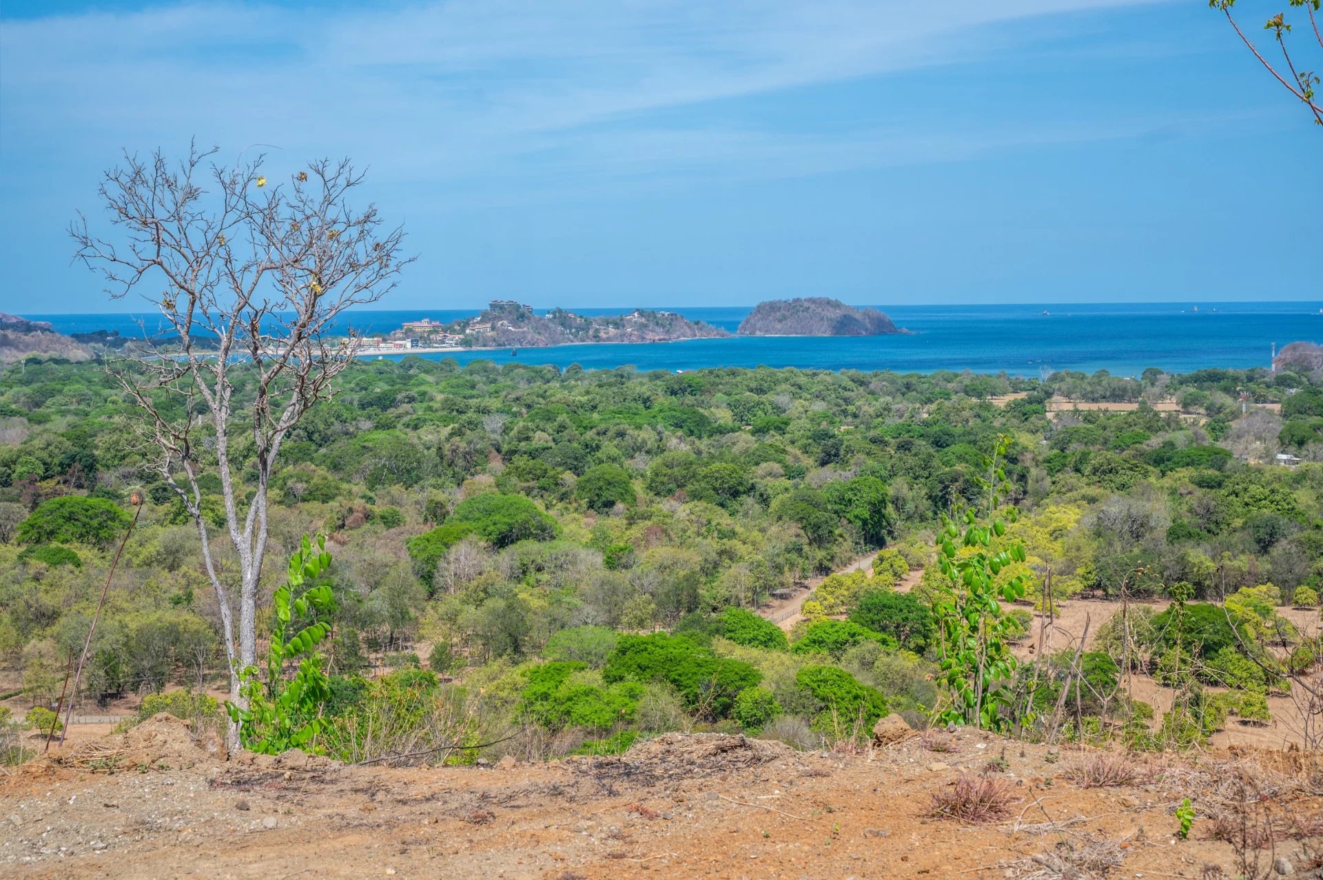 EXCLUSIVIDAD - Lote de 8463 m² con Vista Total al Mar y la Marina de Flamingo – Ideal para Proyecto Residencial o Airbnb