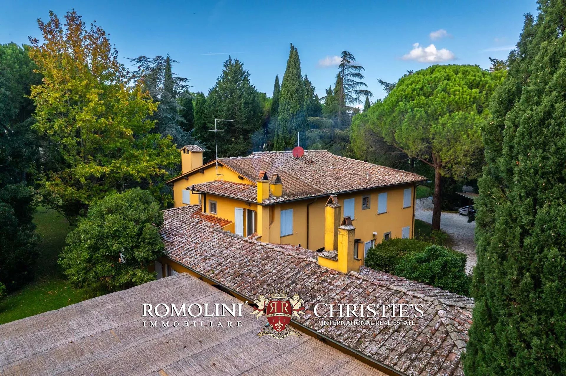 4 Bedroom Villa/Townhouse's Image 4