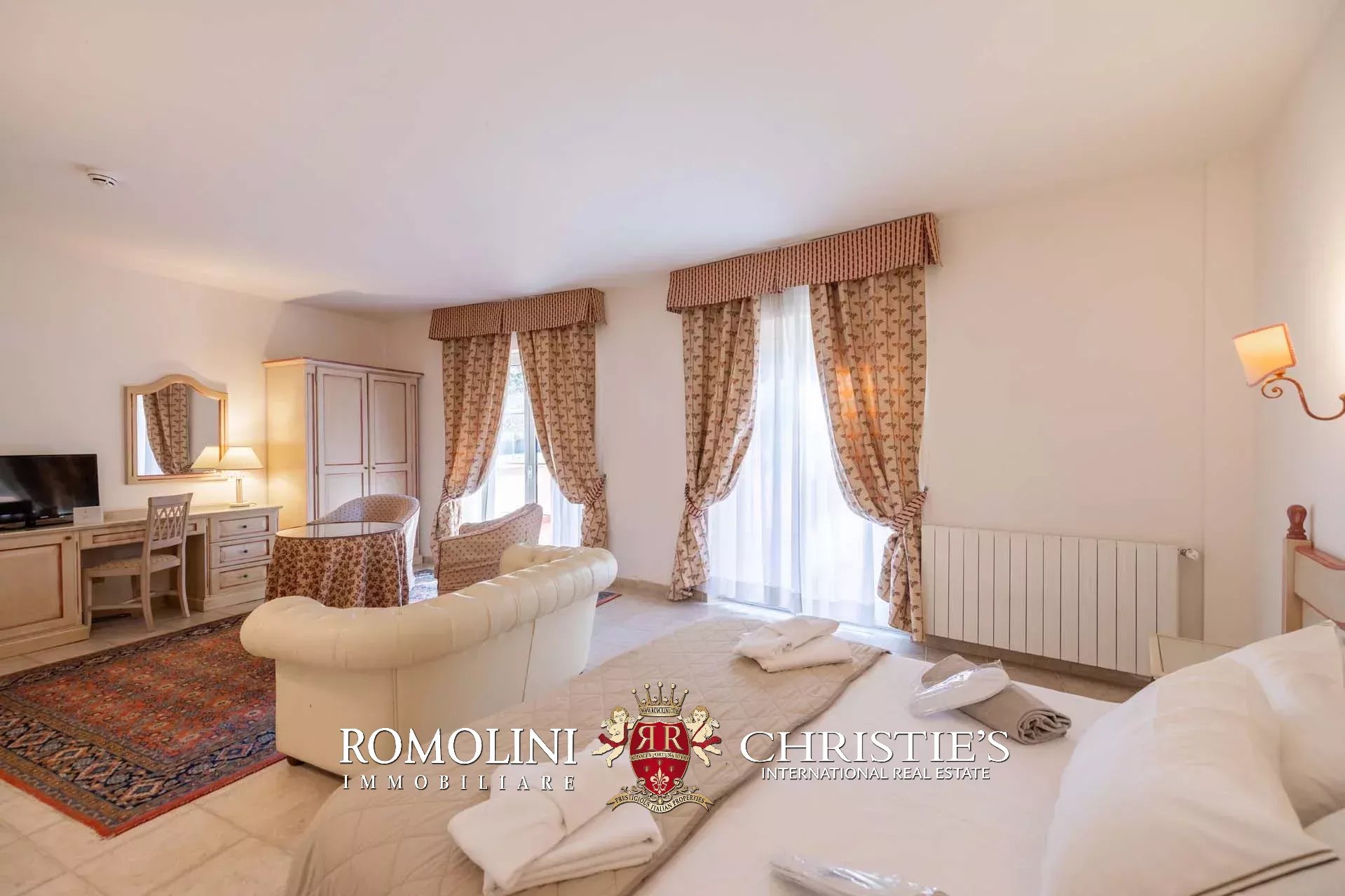 108 Bedroom Villa/Townhouse's Image 37
