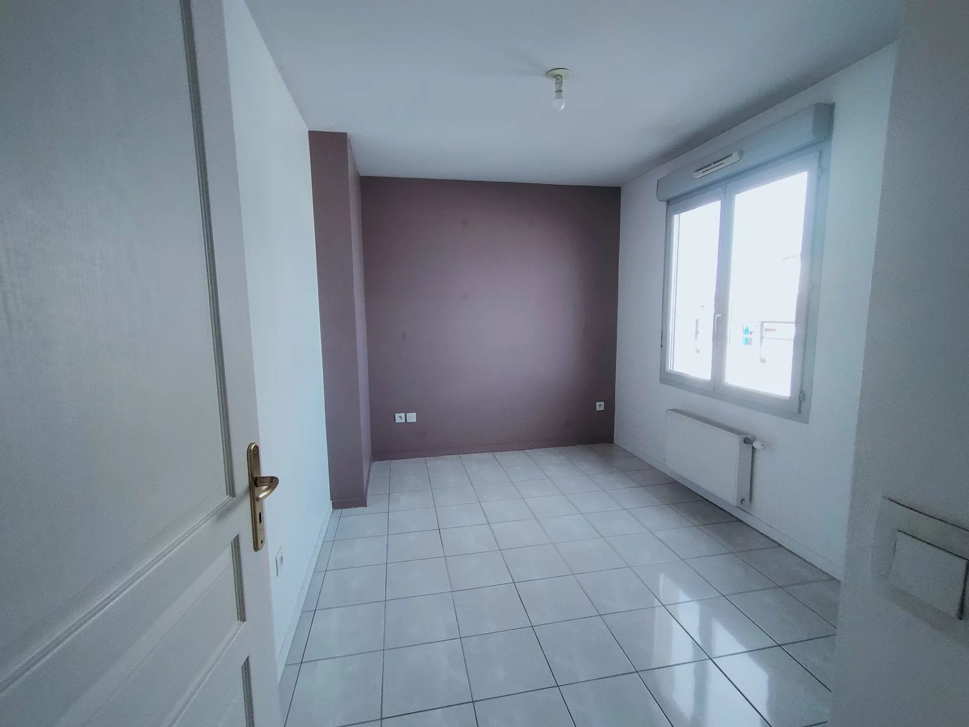 483223 Location Lyon 8ème