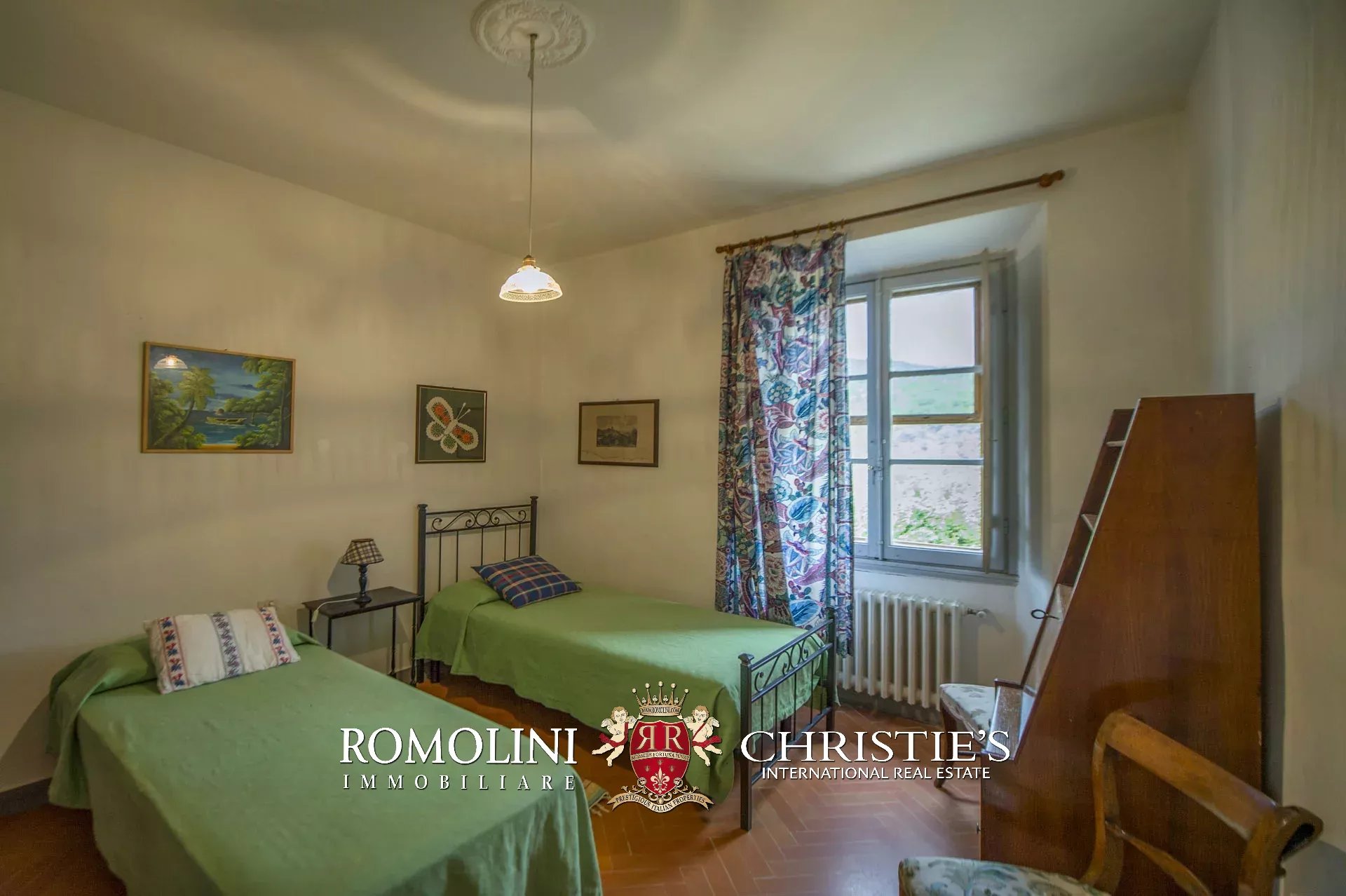 17 Bedroom Vineyard's Image 79