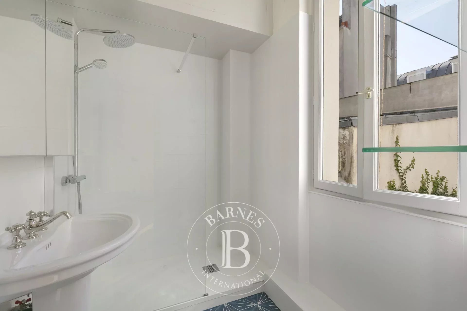 Daire Paris 18ème - picture 7