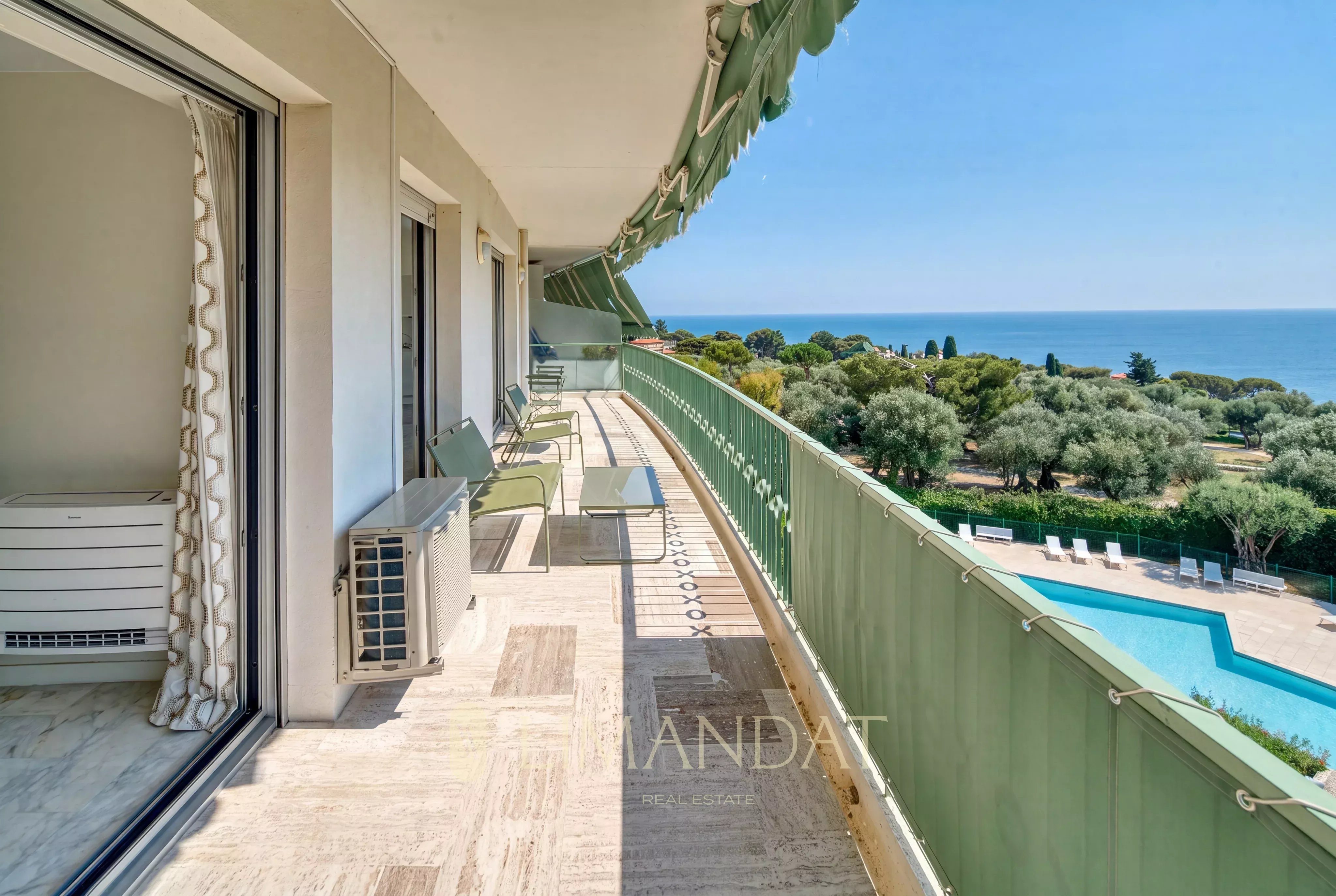 Cap Martin – 4 rooms 126 m² – terraces 38 m² – Stunning panoramic sea view Monaco/Italy