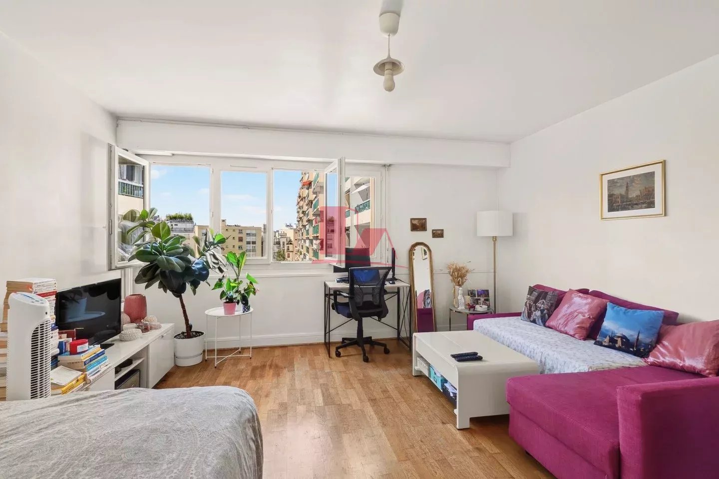 VANVES METRO - STUDIO DE 34 M² - CAVE - PARKING