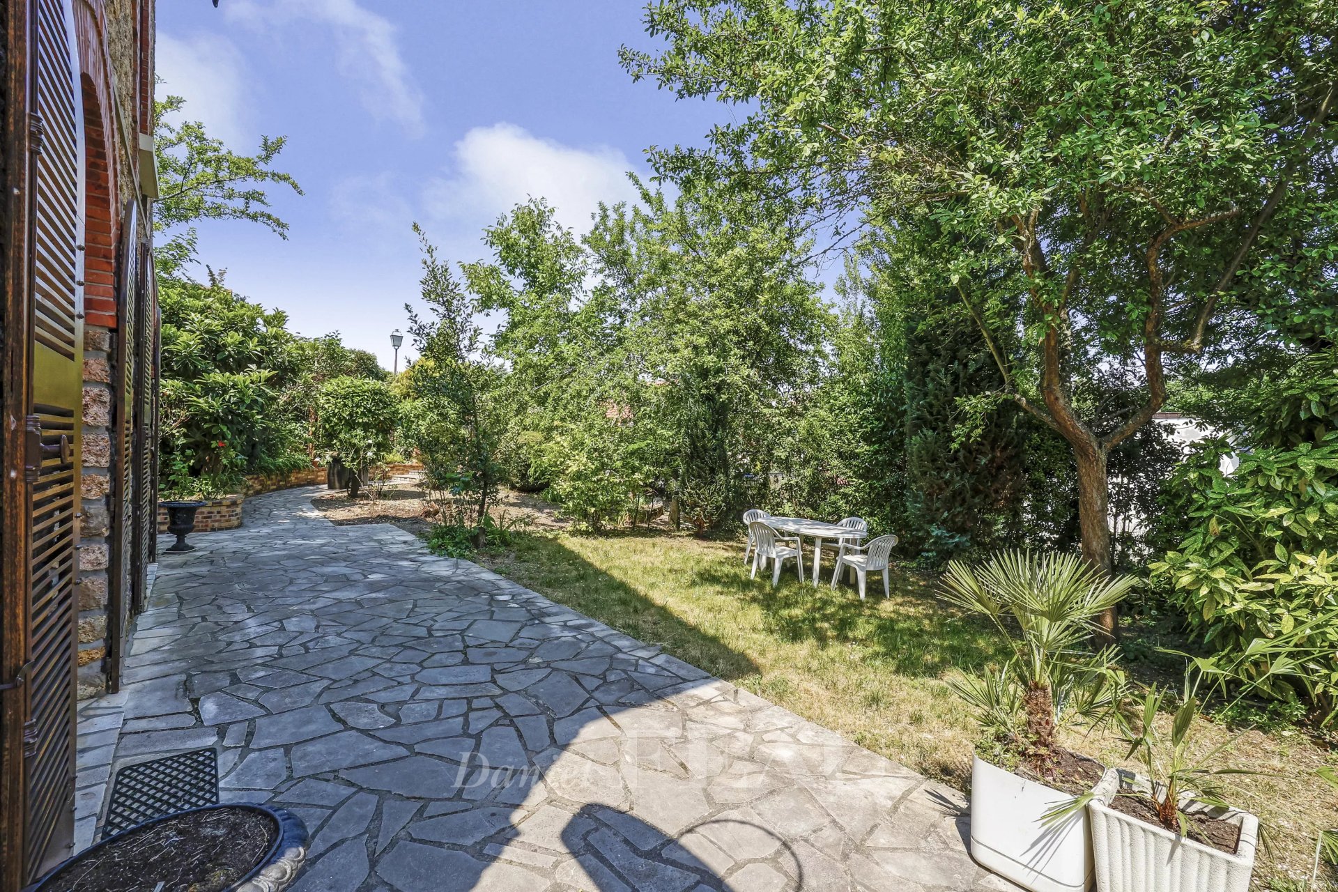 6 Bedroom Villa/Townhouse's Image 4