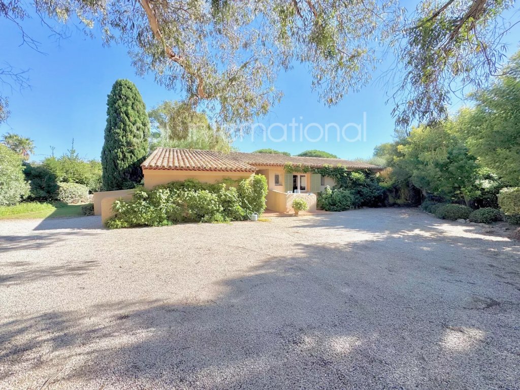 Villa for sale in Saint Tropez — Luxury Beachfront Villa Saint-Tropez | Secure Parc de la Moutte Estate