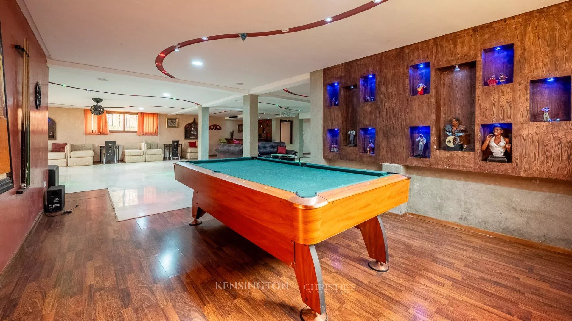 8 Bedroom Villa/Townhouse's Image 12