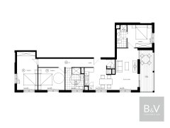97 m² 4-room apartment — photo 2 of 2