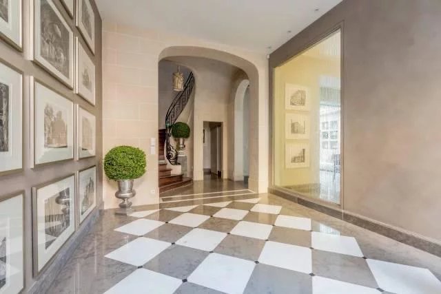 Agence immobilière de Paris Stone Real Estate