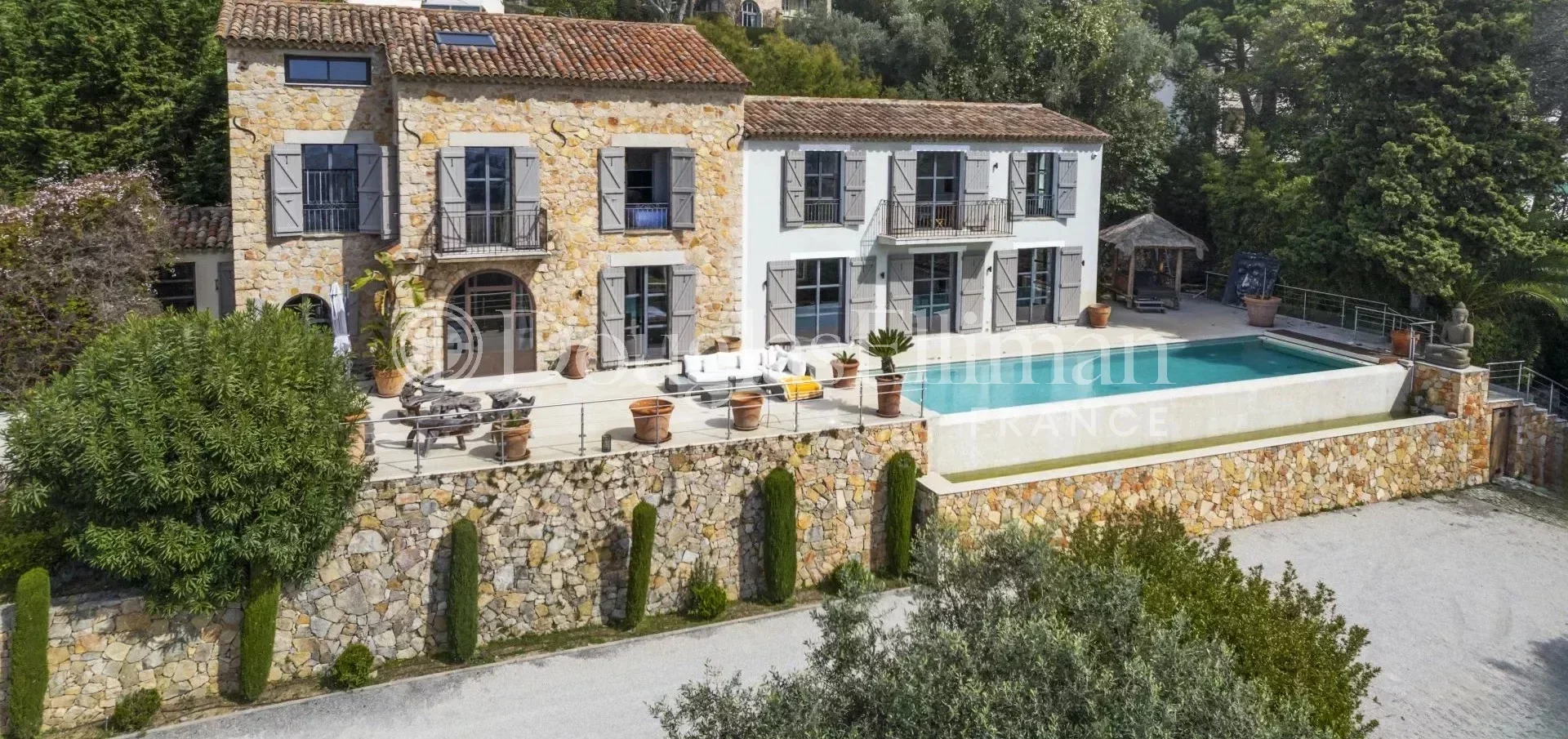CANNES – Contemporary villa with swimming pool and panoramic sea view in the hills above Cannes - Picture n°2