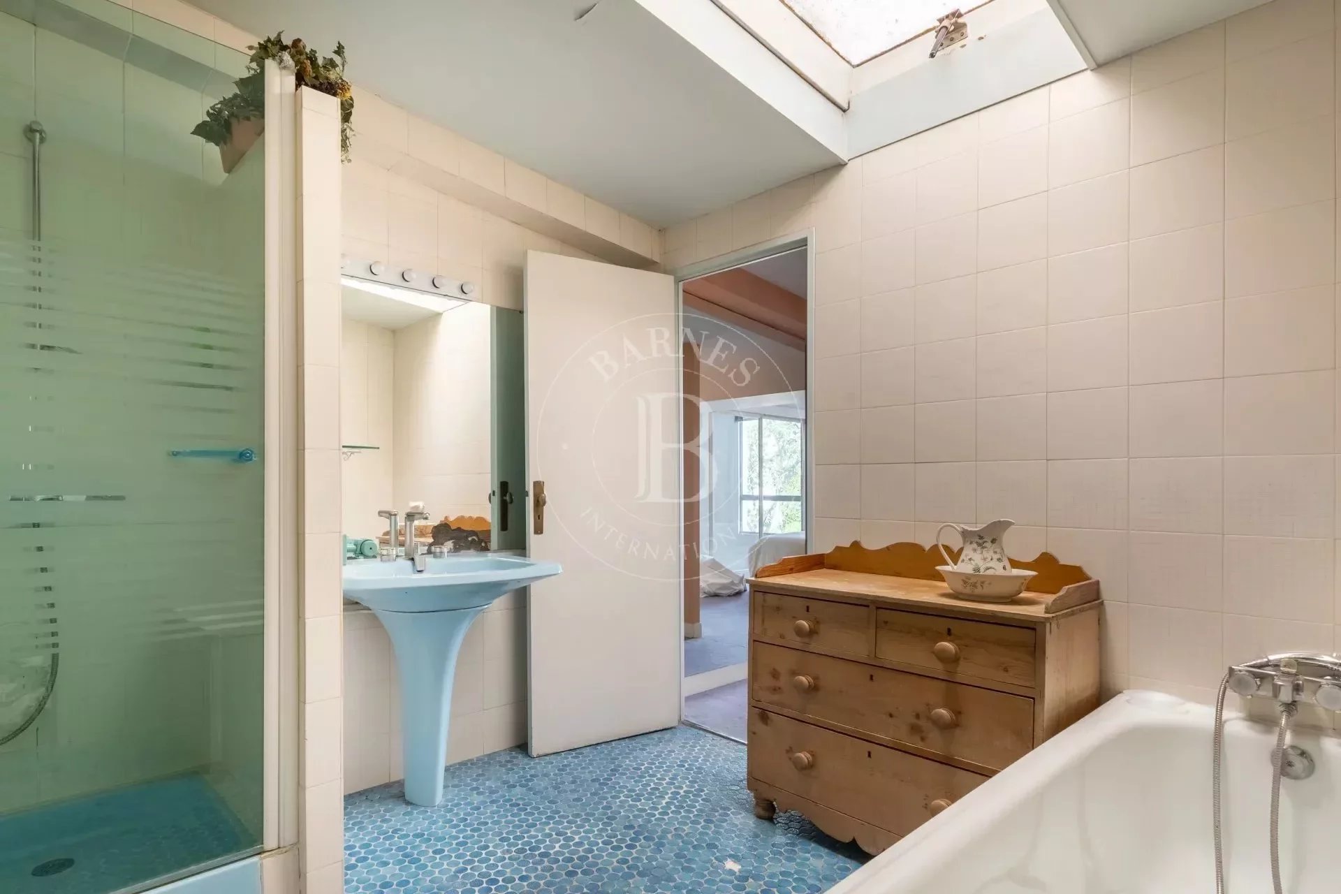 Ev Vanves - picture 9