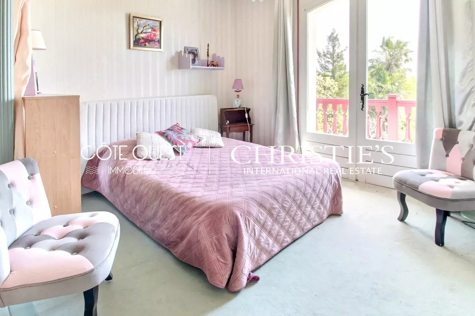 5 Bedroom Villa/Townhouse's Image 12