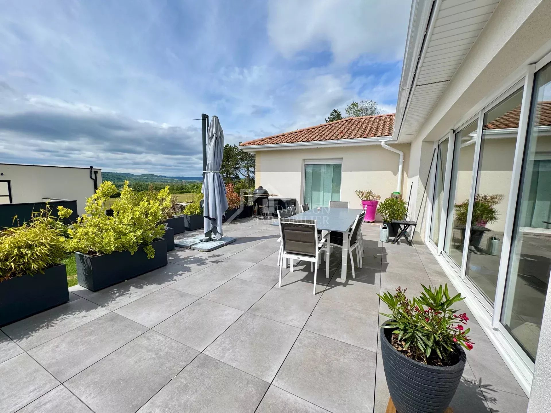 Agence immobilière de 