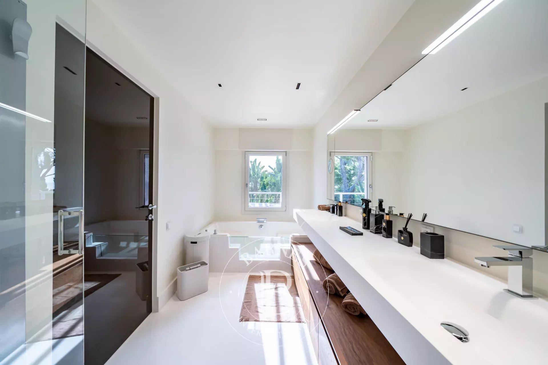 SAINT-JEAN-CAP-FERRAT - VILLA RENOVÉE A NEUF - PROCHE DU GRAND HÔTEL - picture 32
