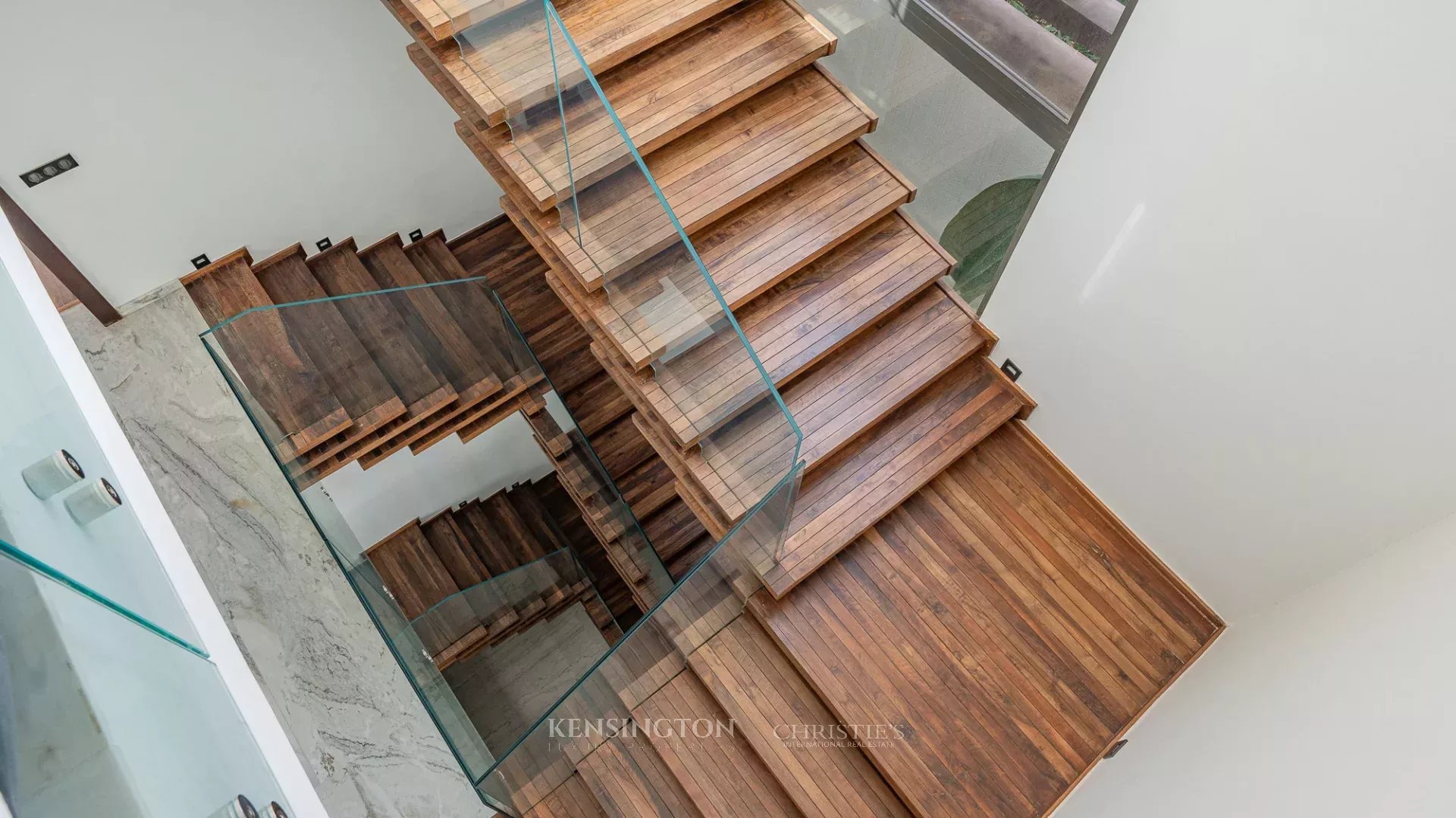 5 Bedroom Villa/Townhouse's Image 19