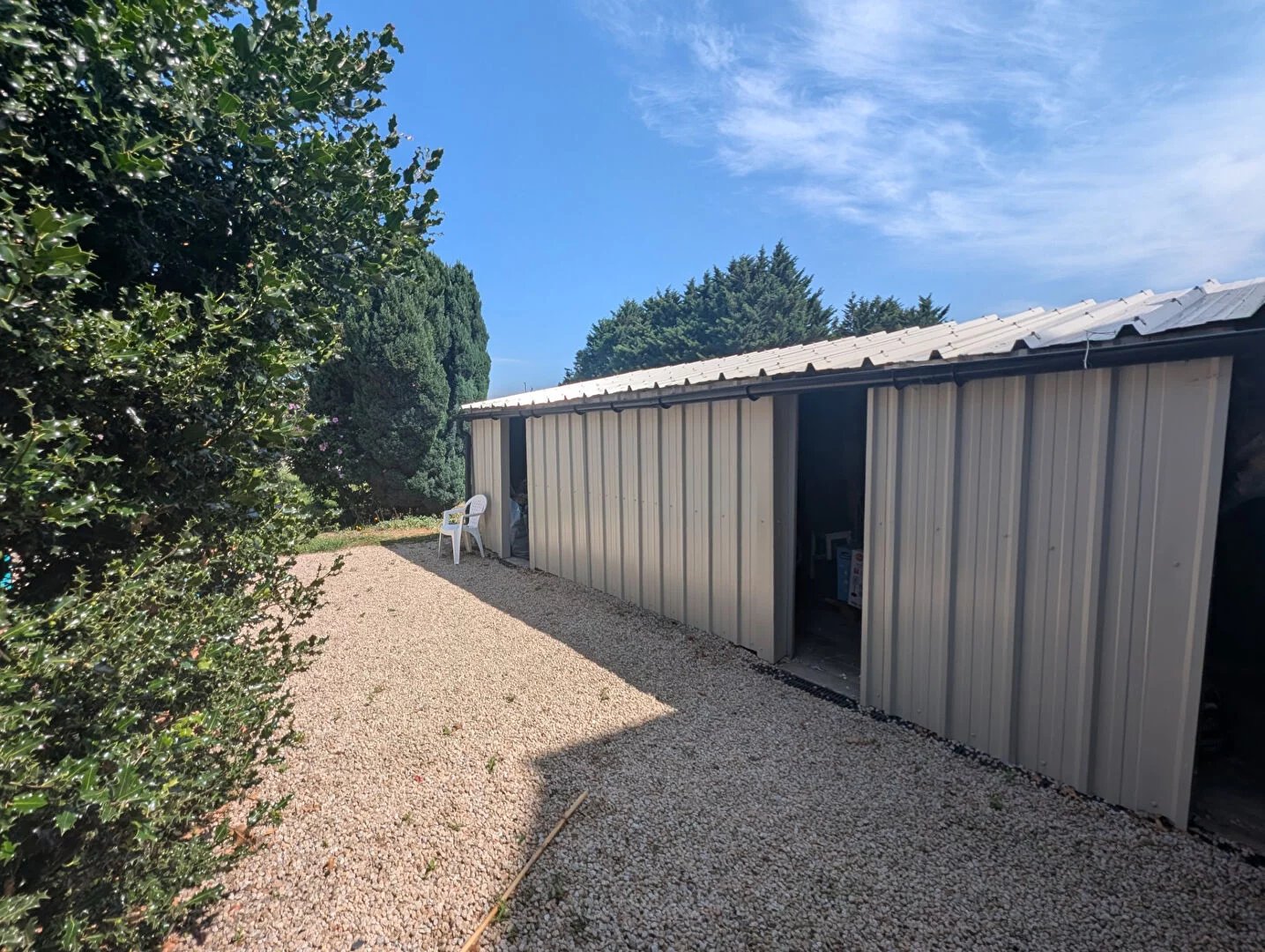 A LOUER - DOL DE BRETAGNE - MAISON - T4 BIS - 81 m² - DEUX CHAMBRES - UN BUREAU - JARDIN - DEPENDANCES