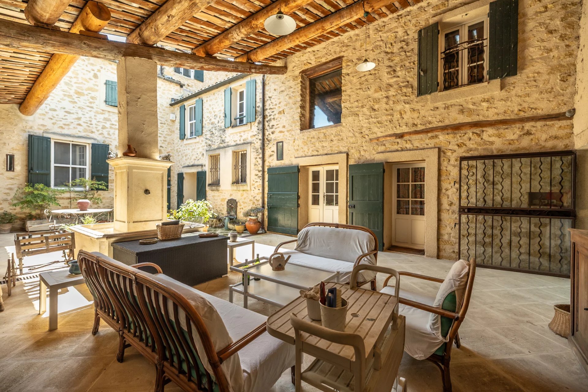 Authentique Mas provençal à 5 minutes de Lourmarin