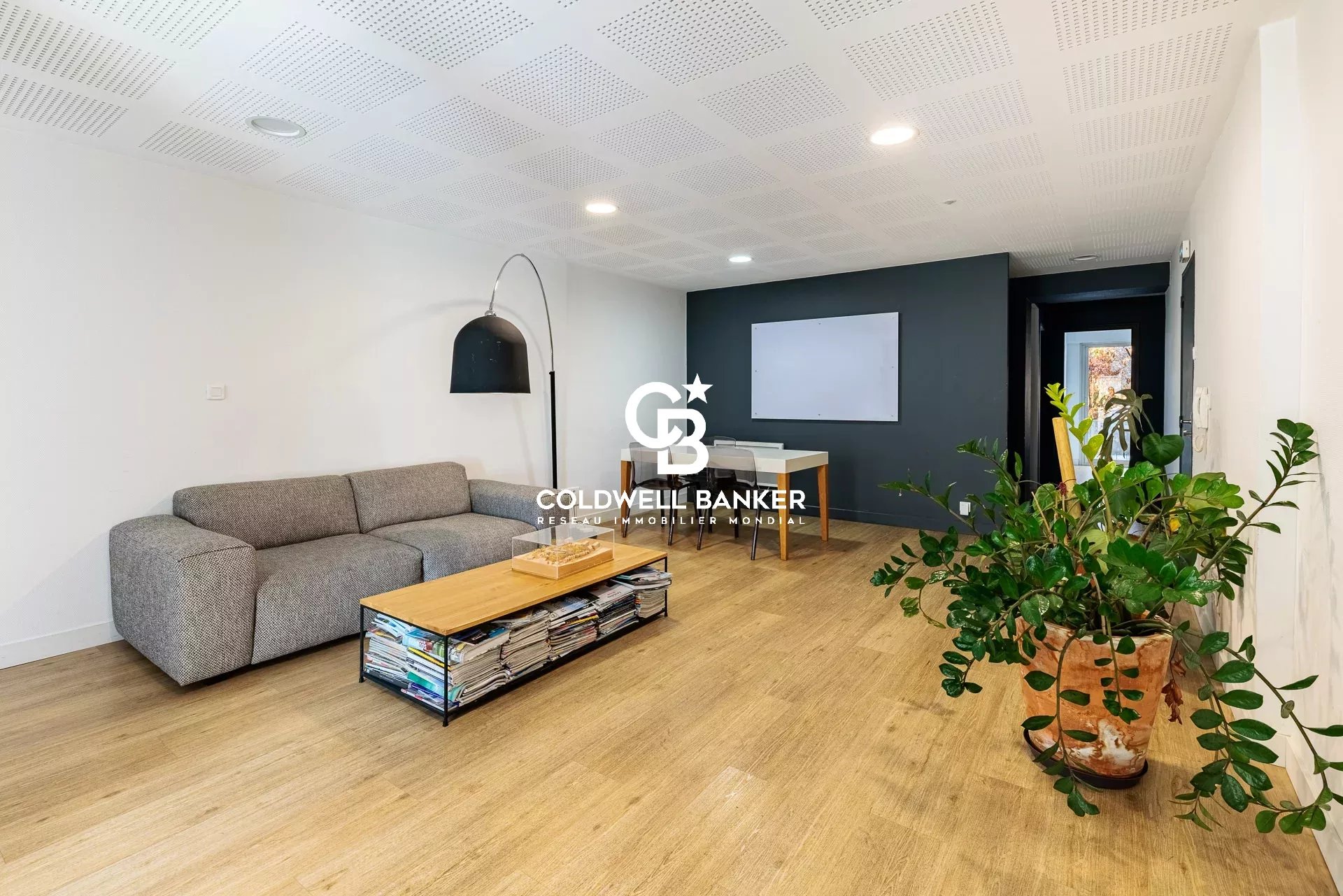 Nantes CENTRE– Guist’hau | 4 Bureaux / Appartement T5 de 100 m² avec terrasse et parkings