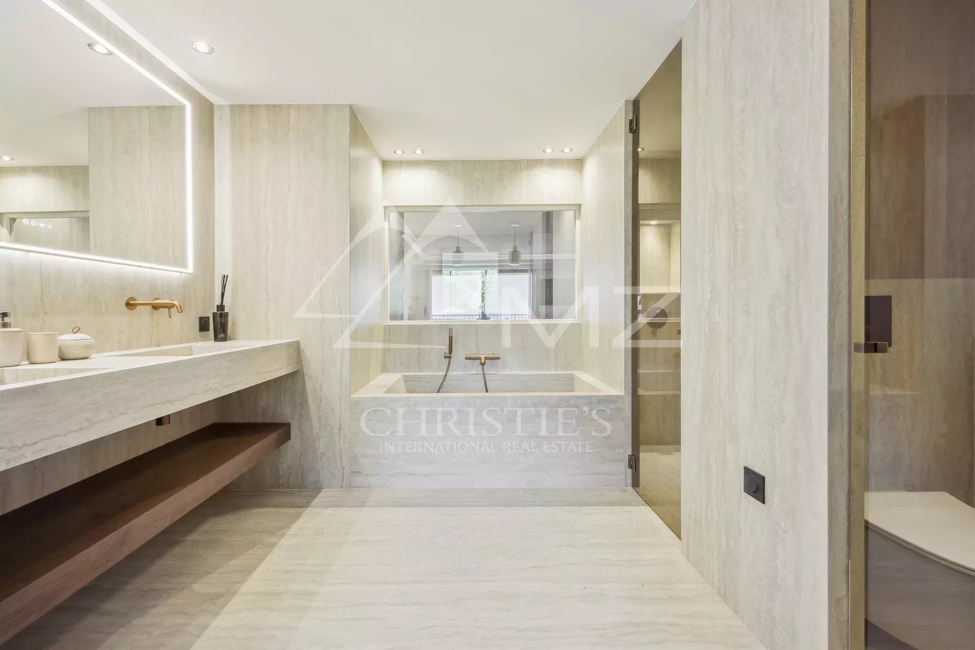 2 Bedroom Apartment/Flat's Image 16