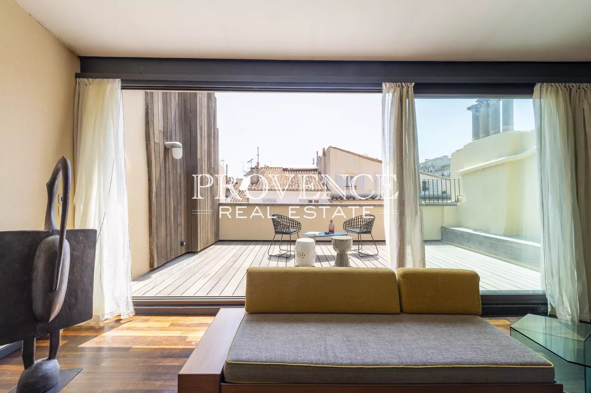 VIEUX PORT - DUPLEX T5 - 180M2 - TERRASSE TROPEZIENNE