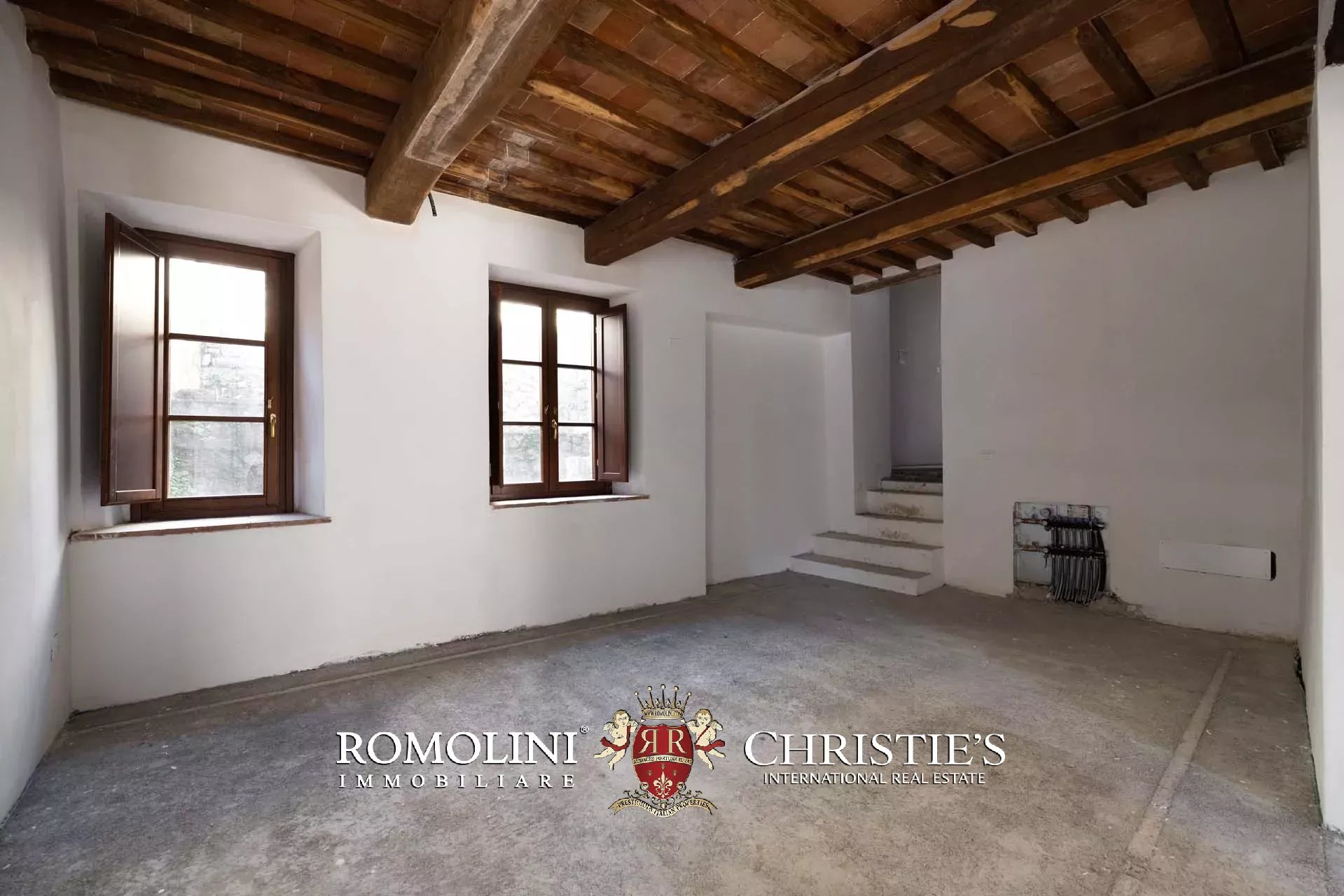6 Bedroom Villa/Townhouse's Image 11