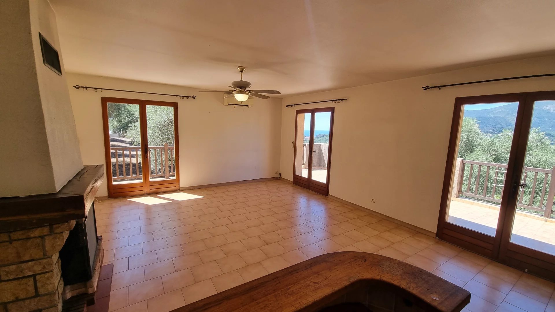 VILLA MENTON CASTELLAR
