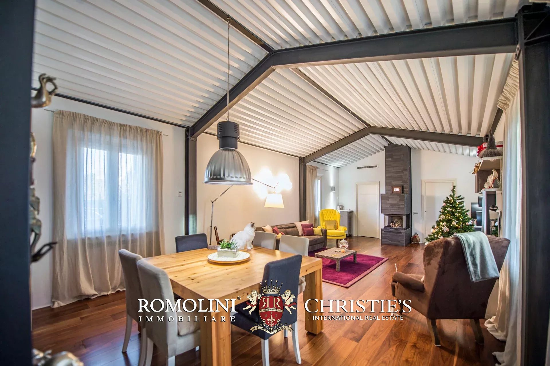 6 Bedroom Villa/Townhouse's Image 47