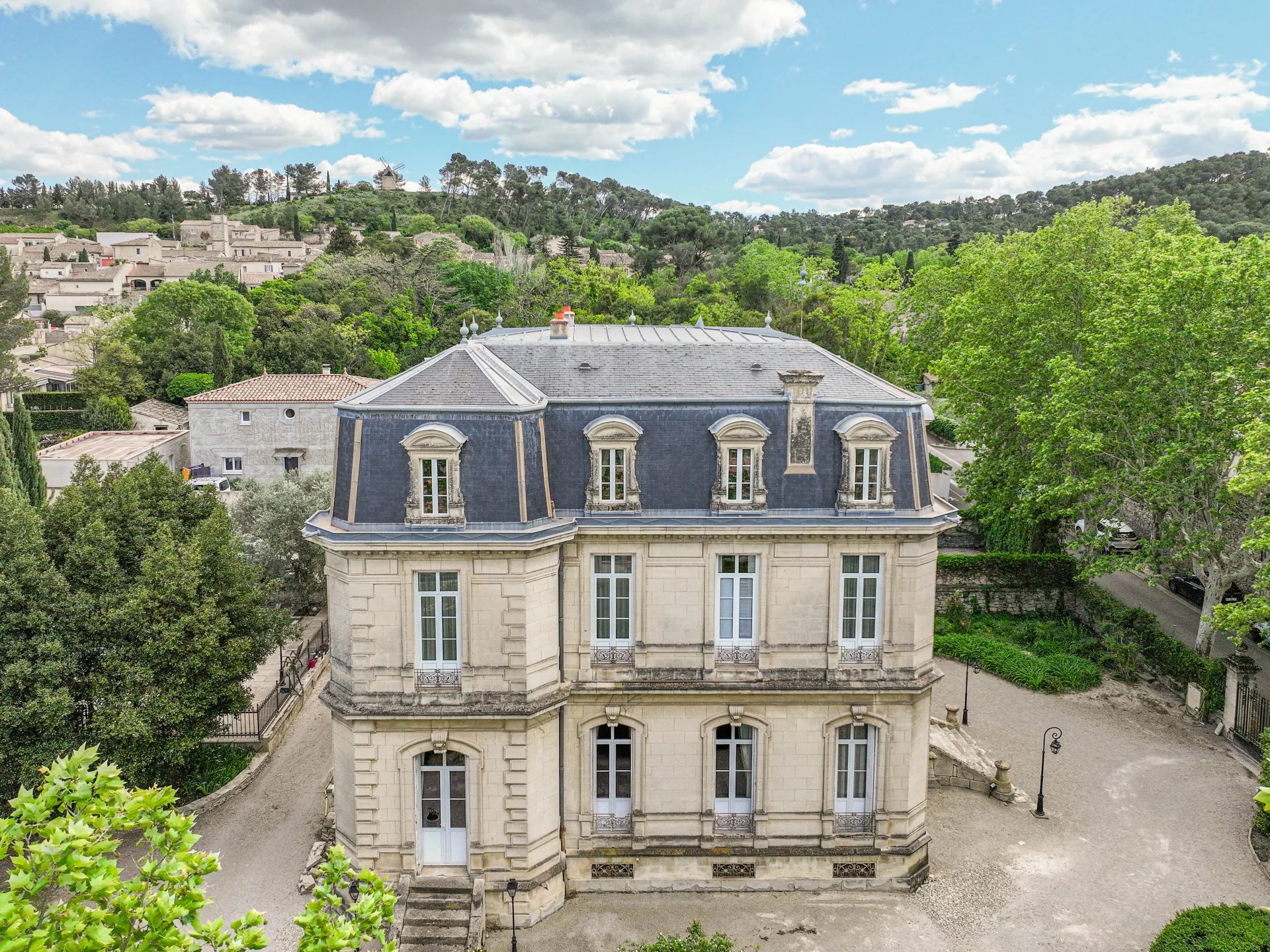 Langlade, maison de maître, jardin à la française avec piscine - picture 1