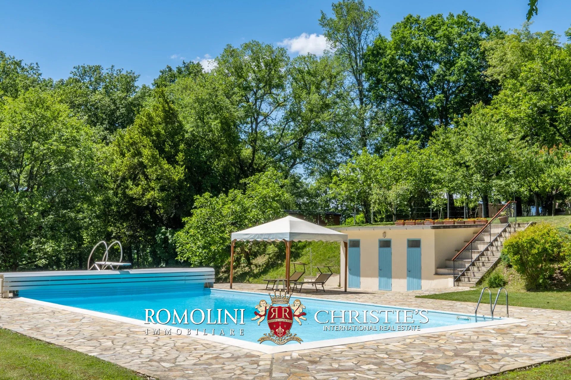 8 Bedroom Villa/Townhouse's Image 31