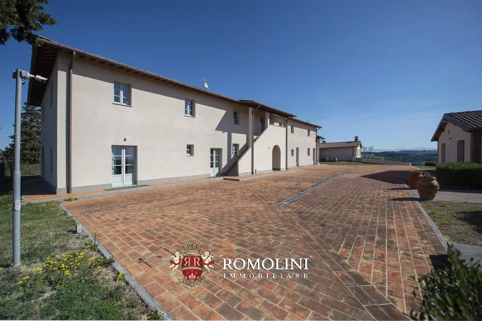 11 Bedroom Vineyard's Image 5