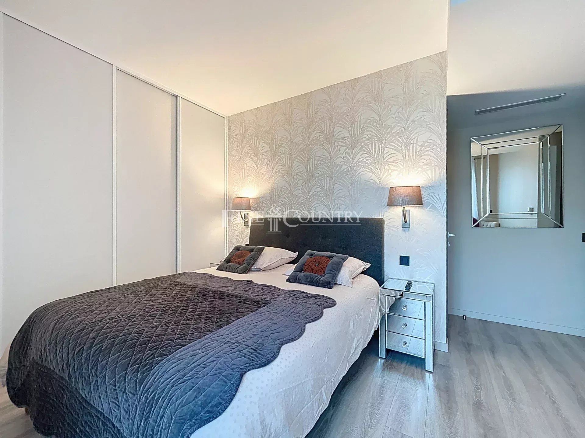Photo of Apartment 2 bedrooms for sale on la Croisette in Cannes