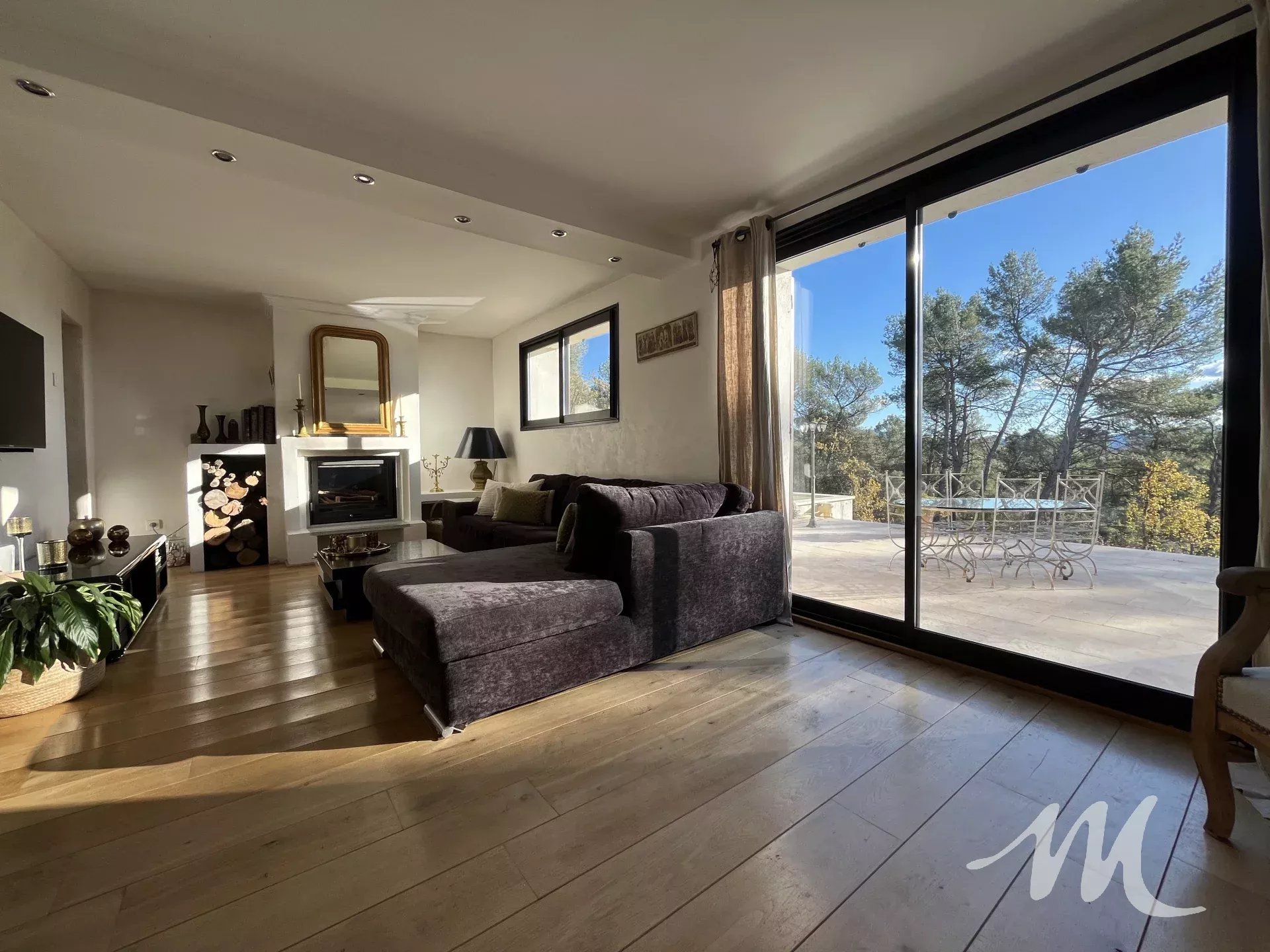 MAISON AVEC VUE EXCEPTIONNELLE AU CALME ABSOLU