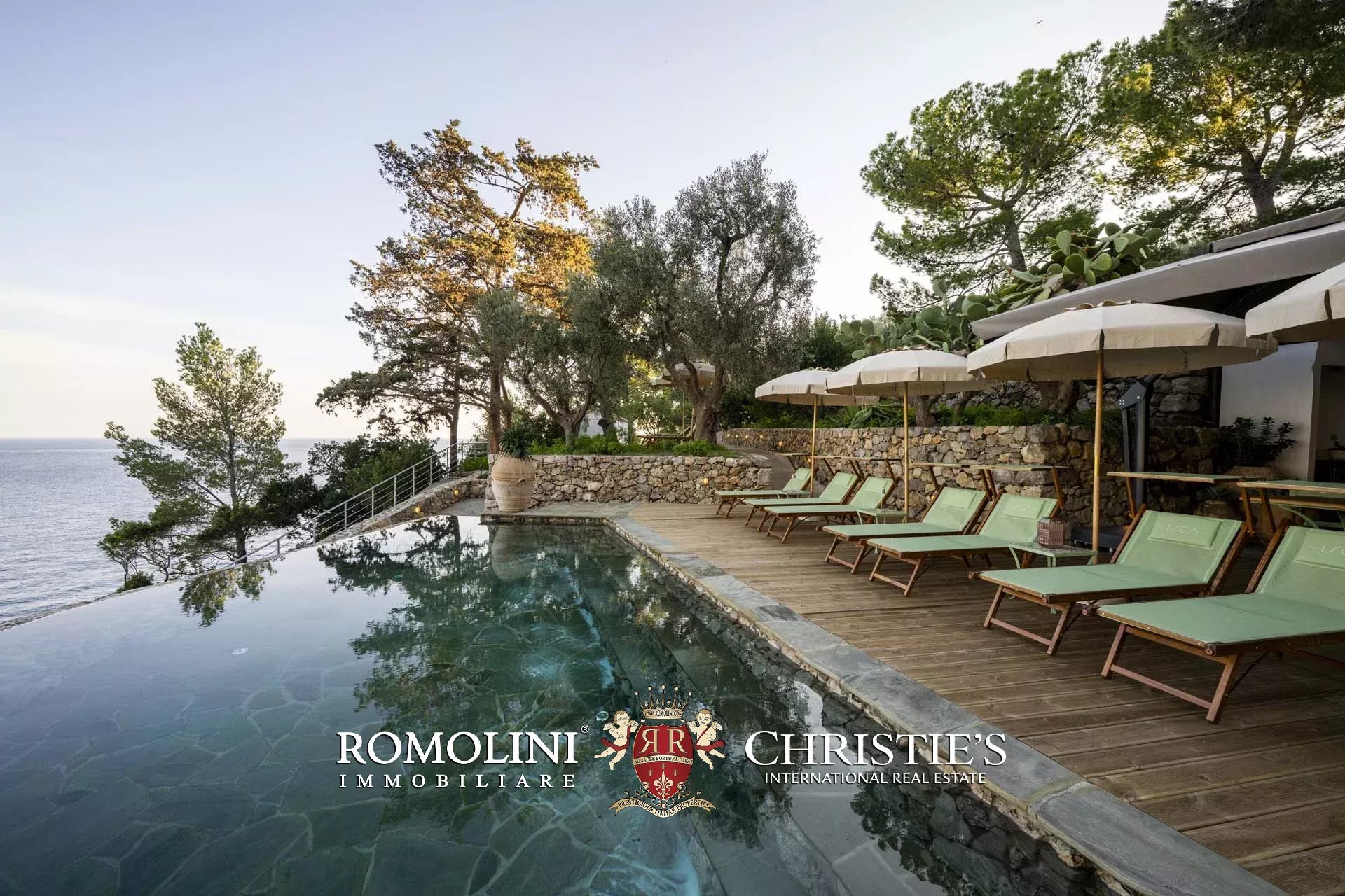 8 Bedroom Villa/Townhouse's Image 27