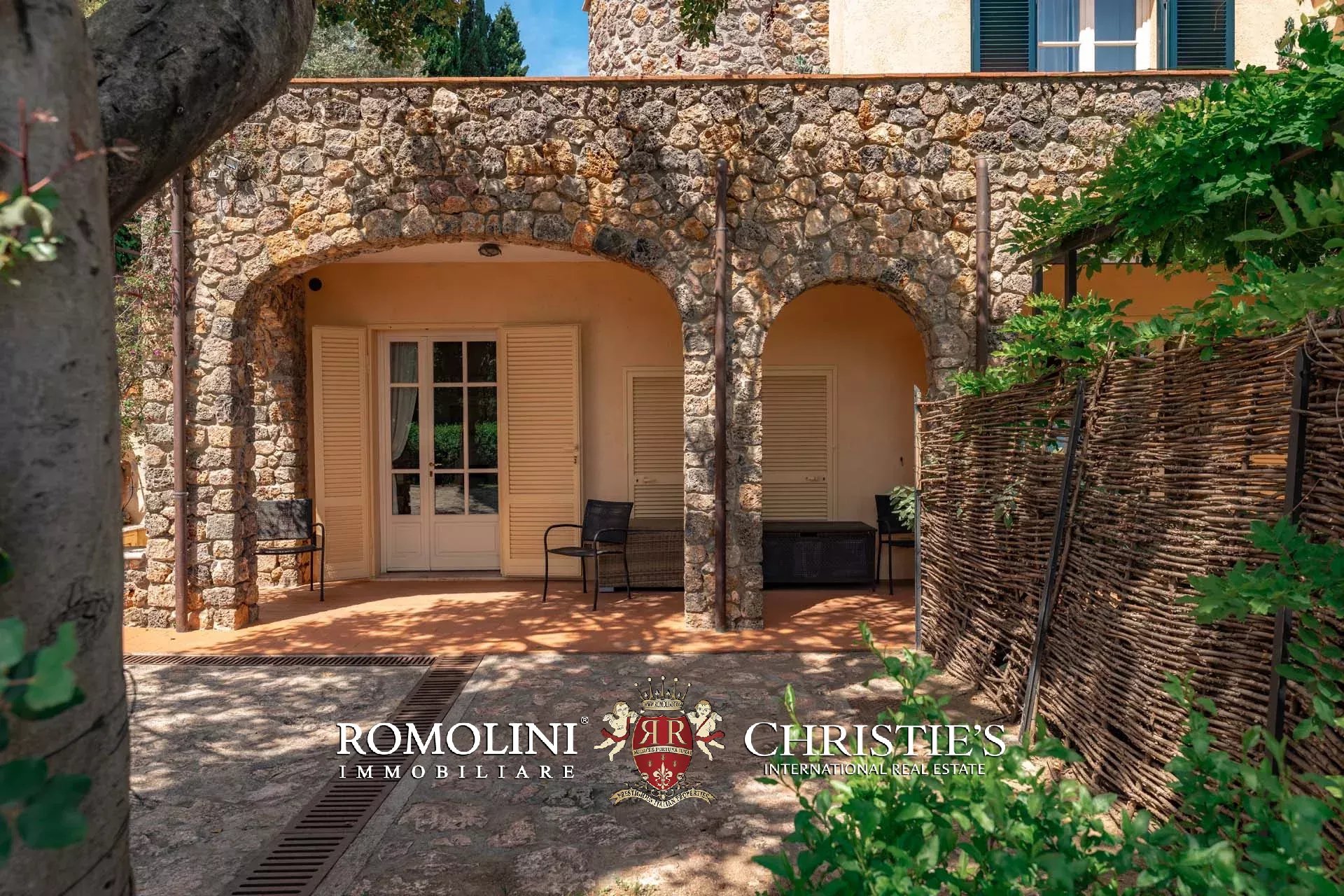 11 Bedroom Villa/Townhouse's Image 43