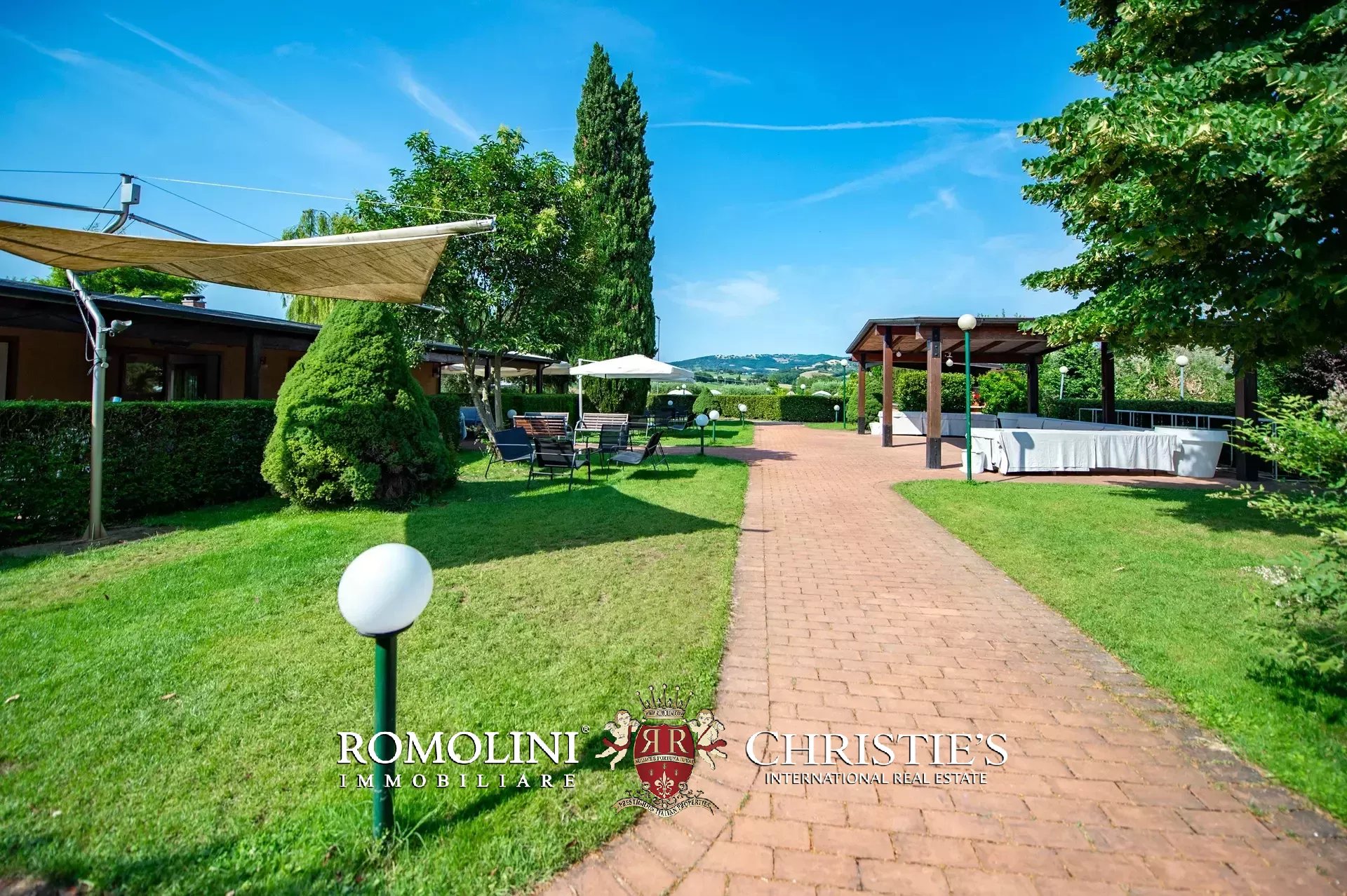 6 Bedroom Villa/Townhouse's Image 20