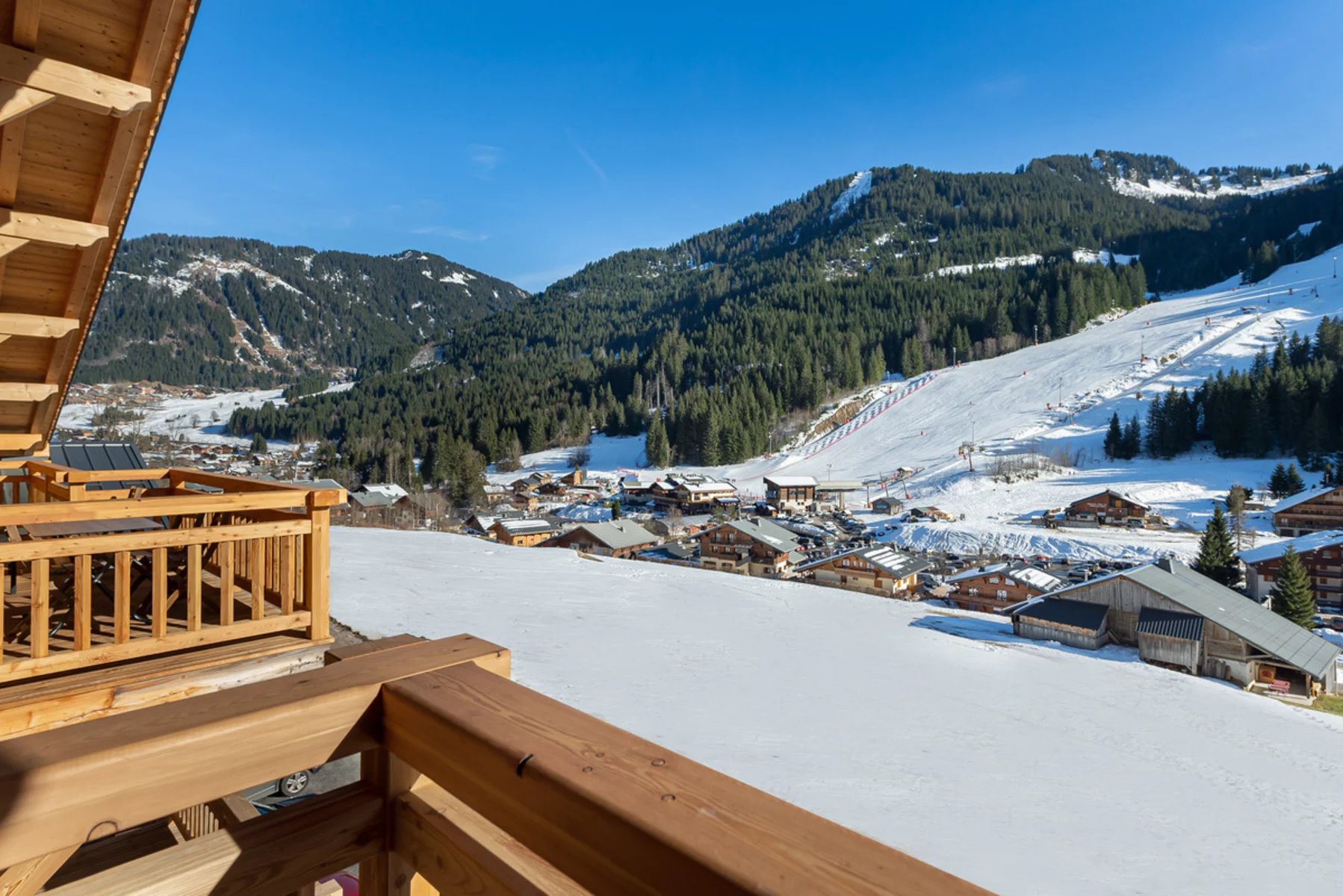 Photo of CHÂTEL - 1 bedroom + bunk room ski in ski out apartment in Châtel