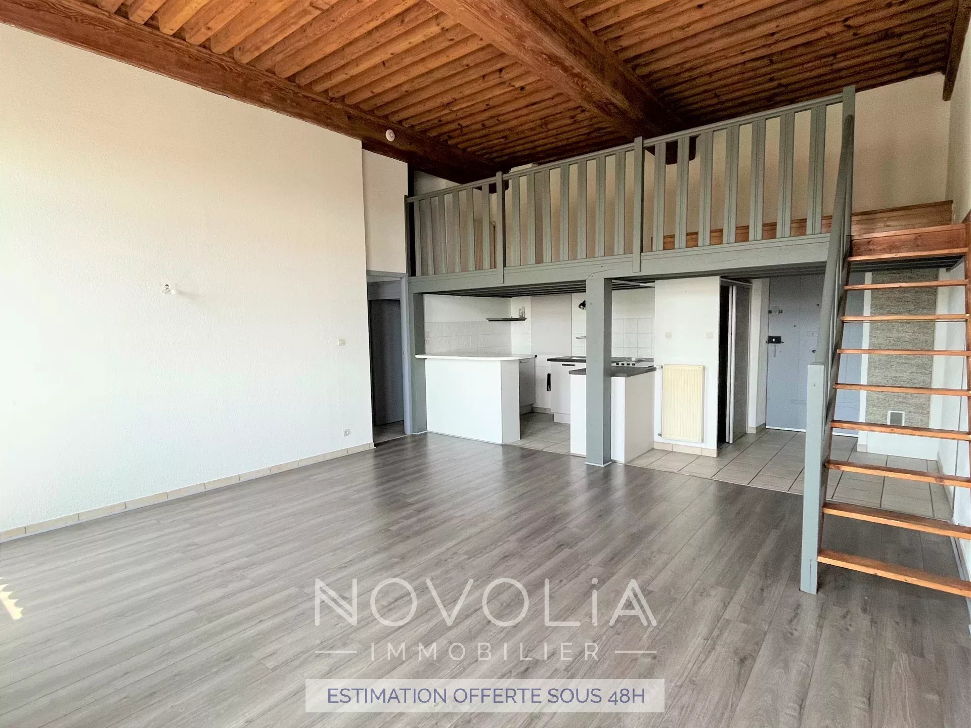 Location Appartement Surface de 100 m, 3 pices, Lyon 1er (69001)