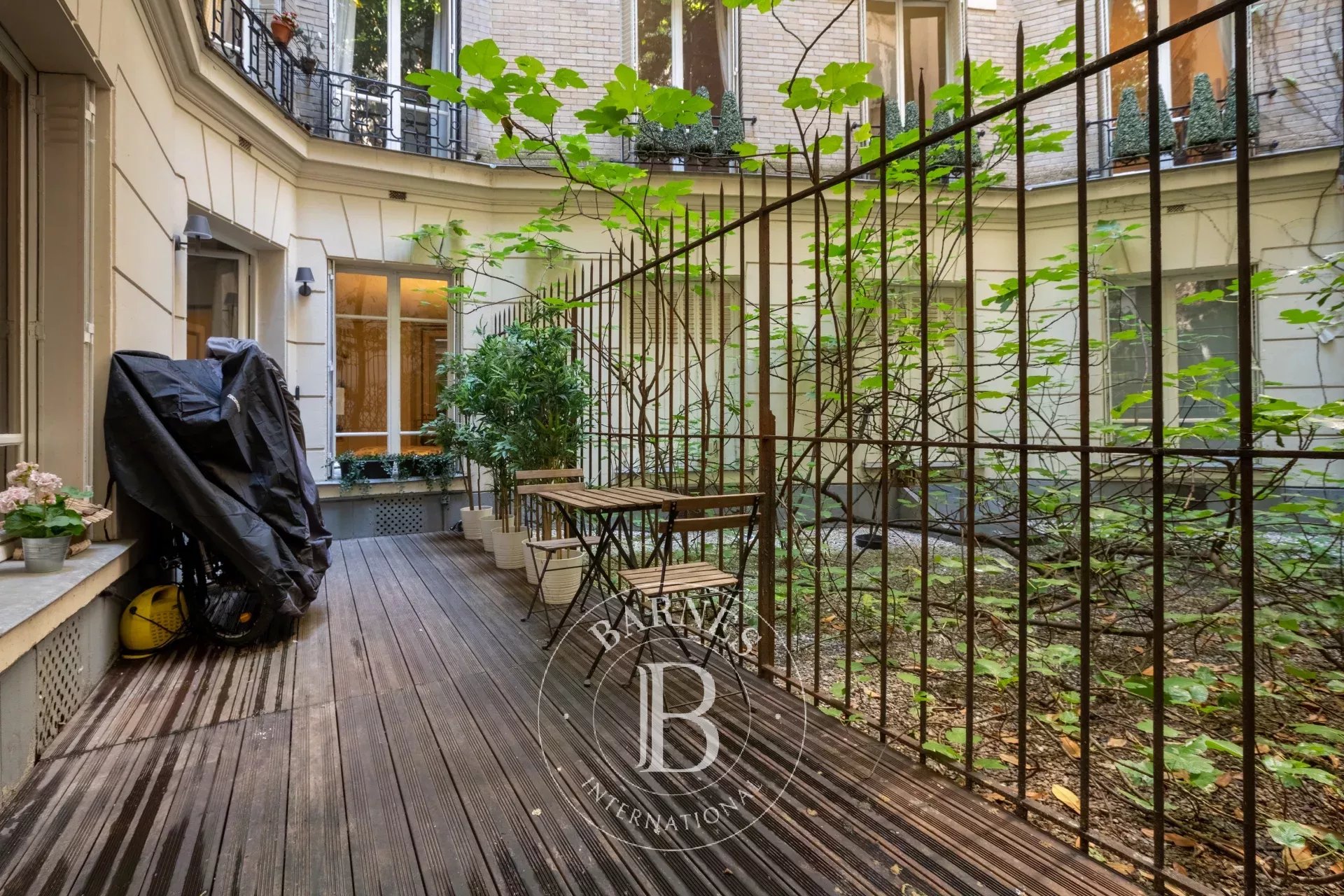 Paris  - Apartment 4 Bedrooms - picture 18
