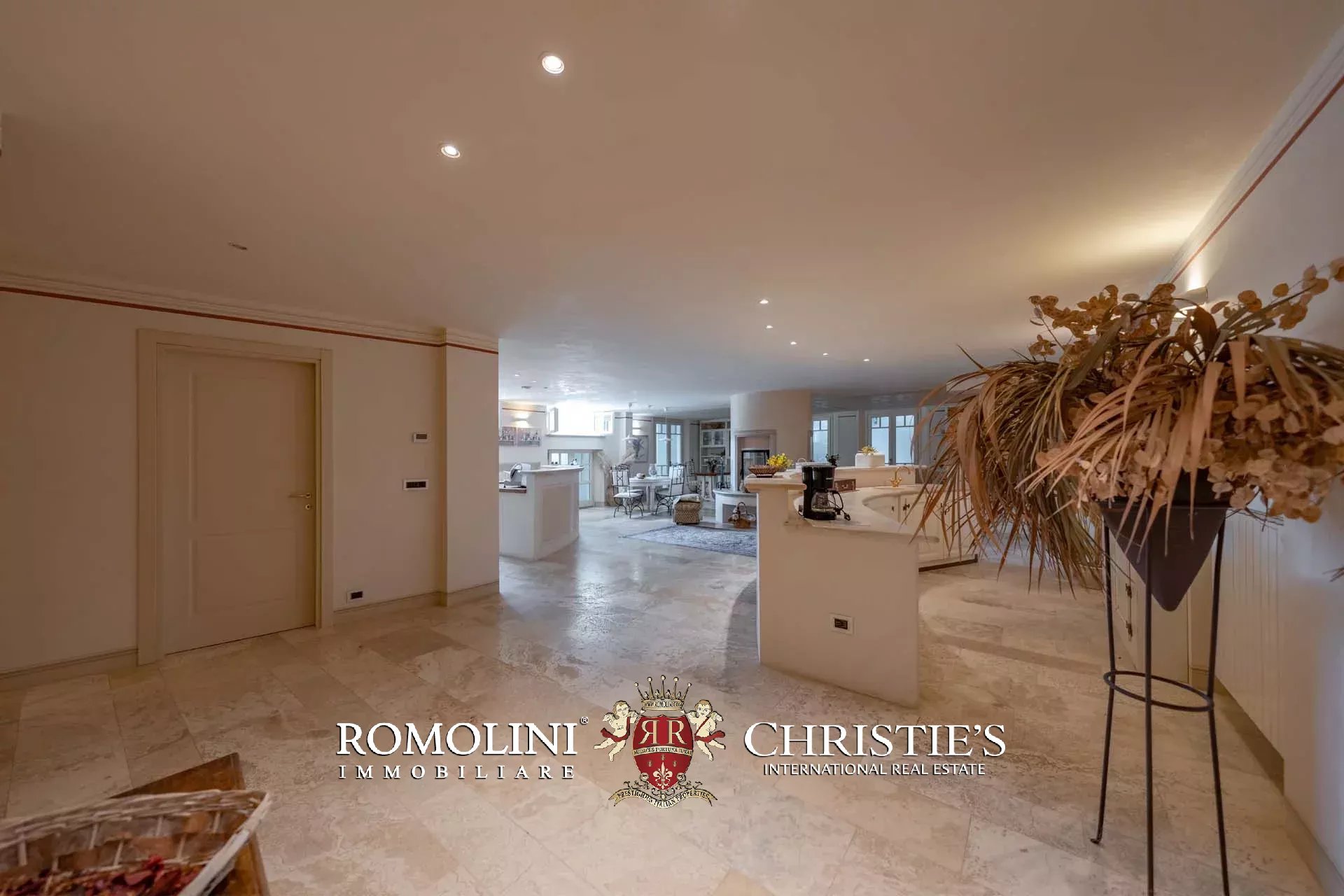 10 Bedroom Villa/Townhouse's Image 70