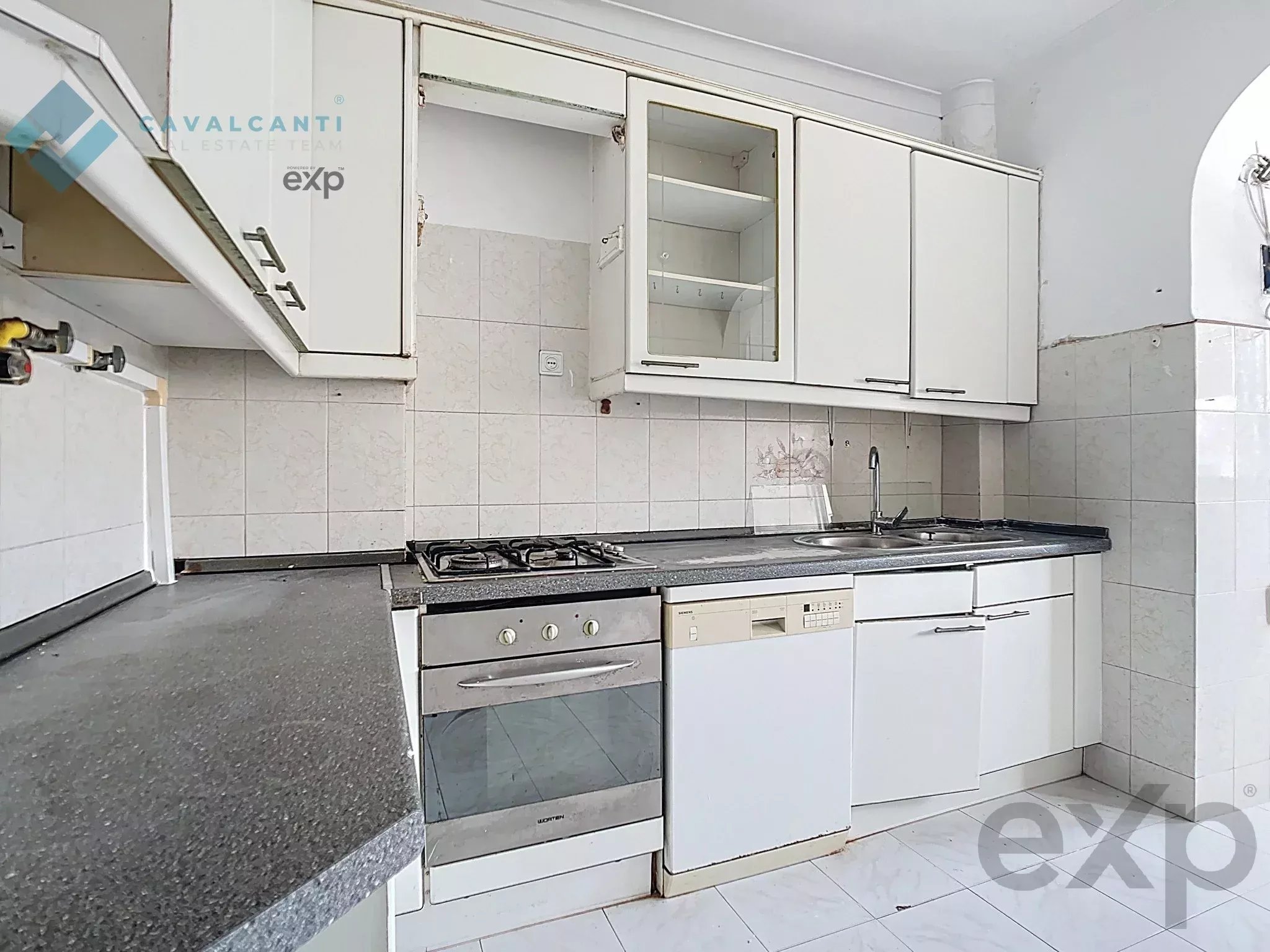 T3 for refurbishment in the heart of Carnaxide 86827812 image 12