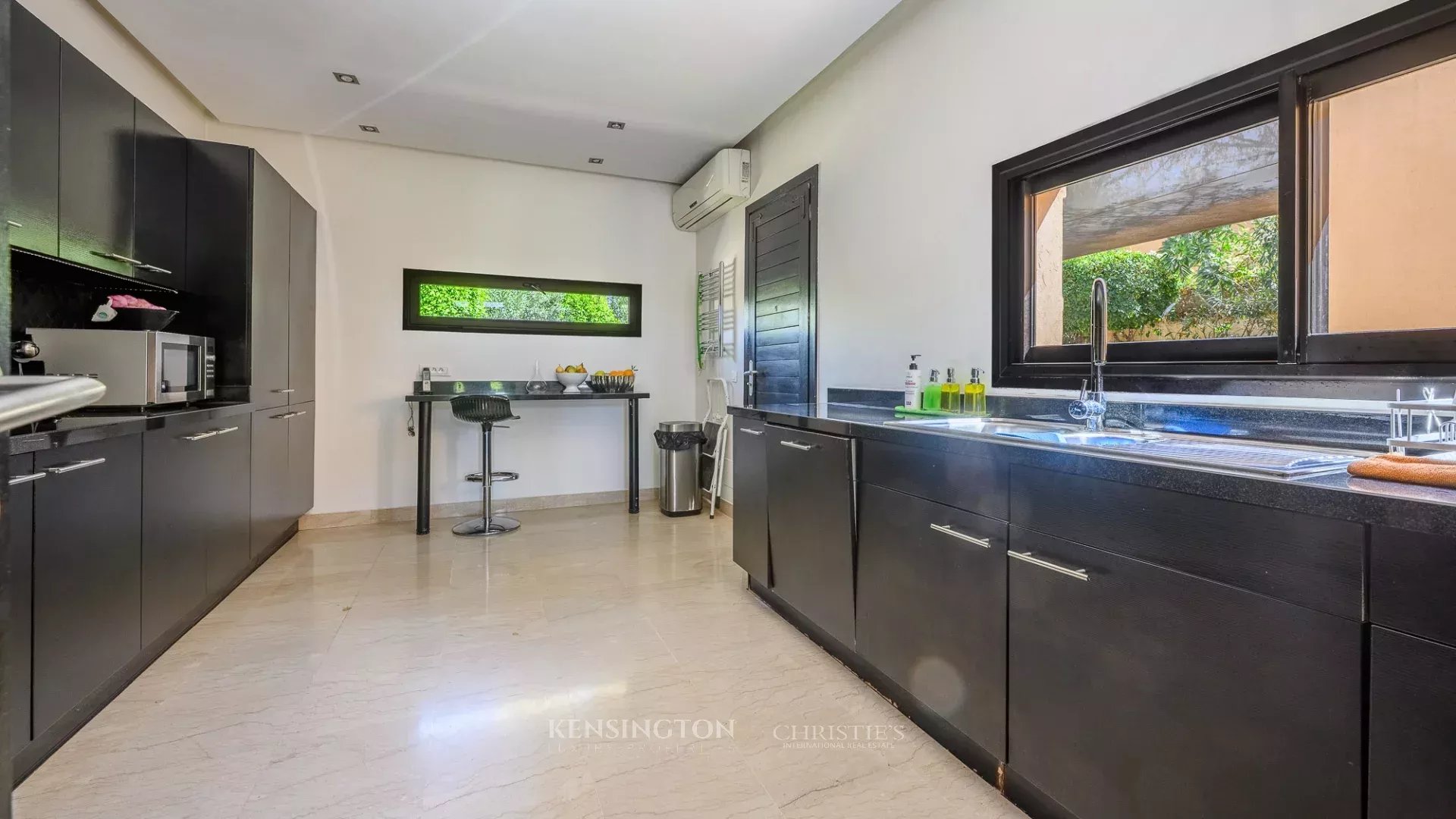 4 Bedroom Villa/Townhouse's Image 16