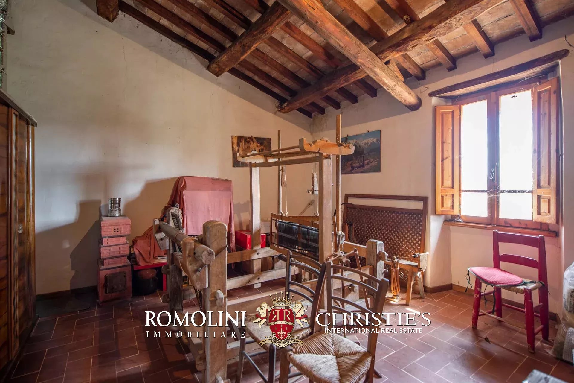 6 Bedroom Villa/Townhouse's Image 42