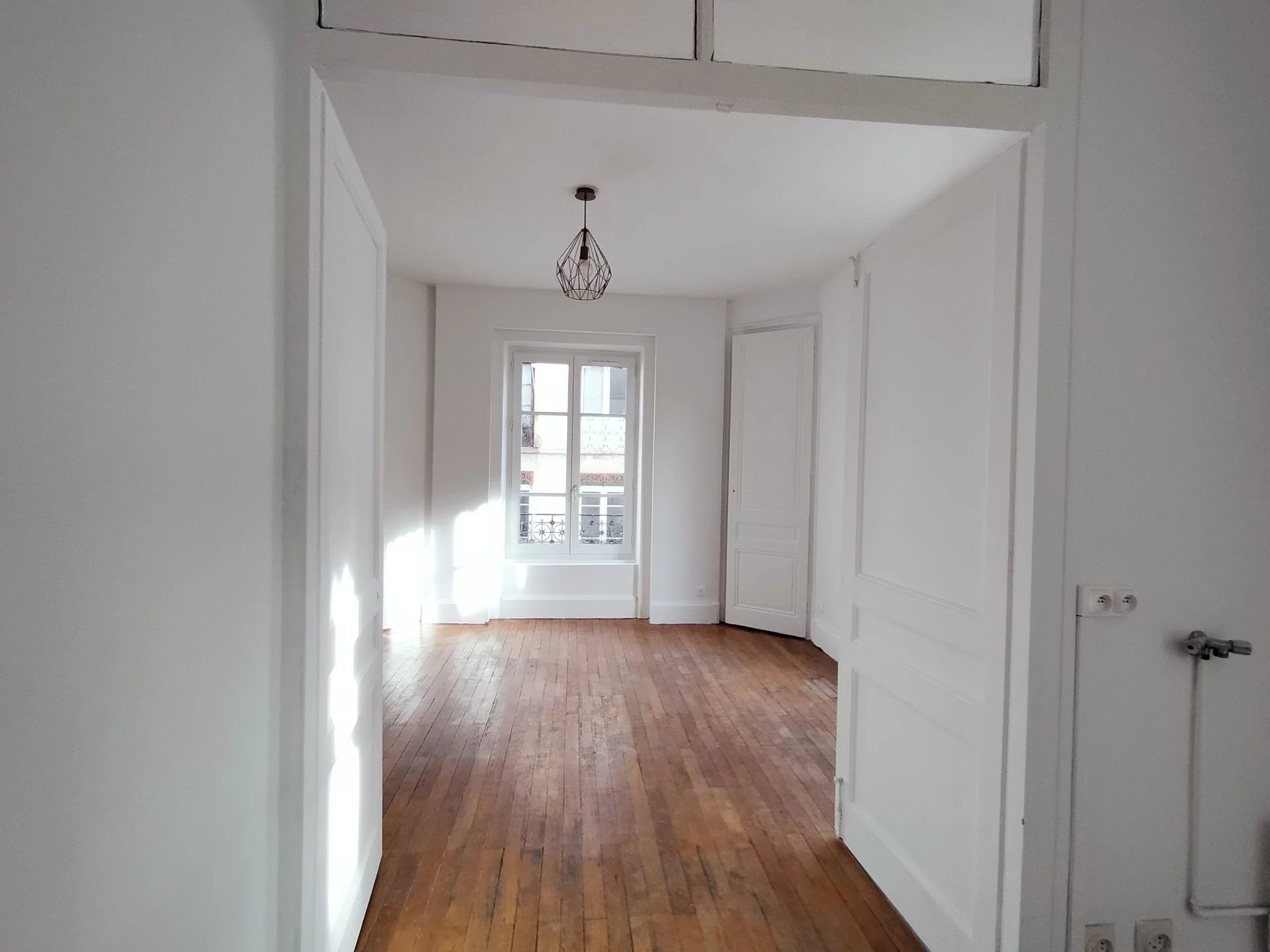 483318 Location Lyon 7ème