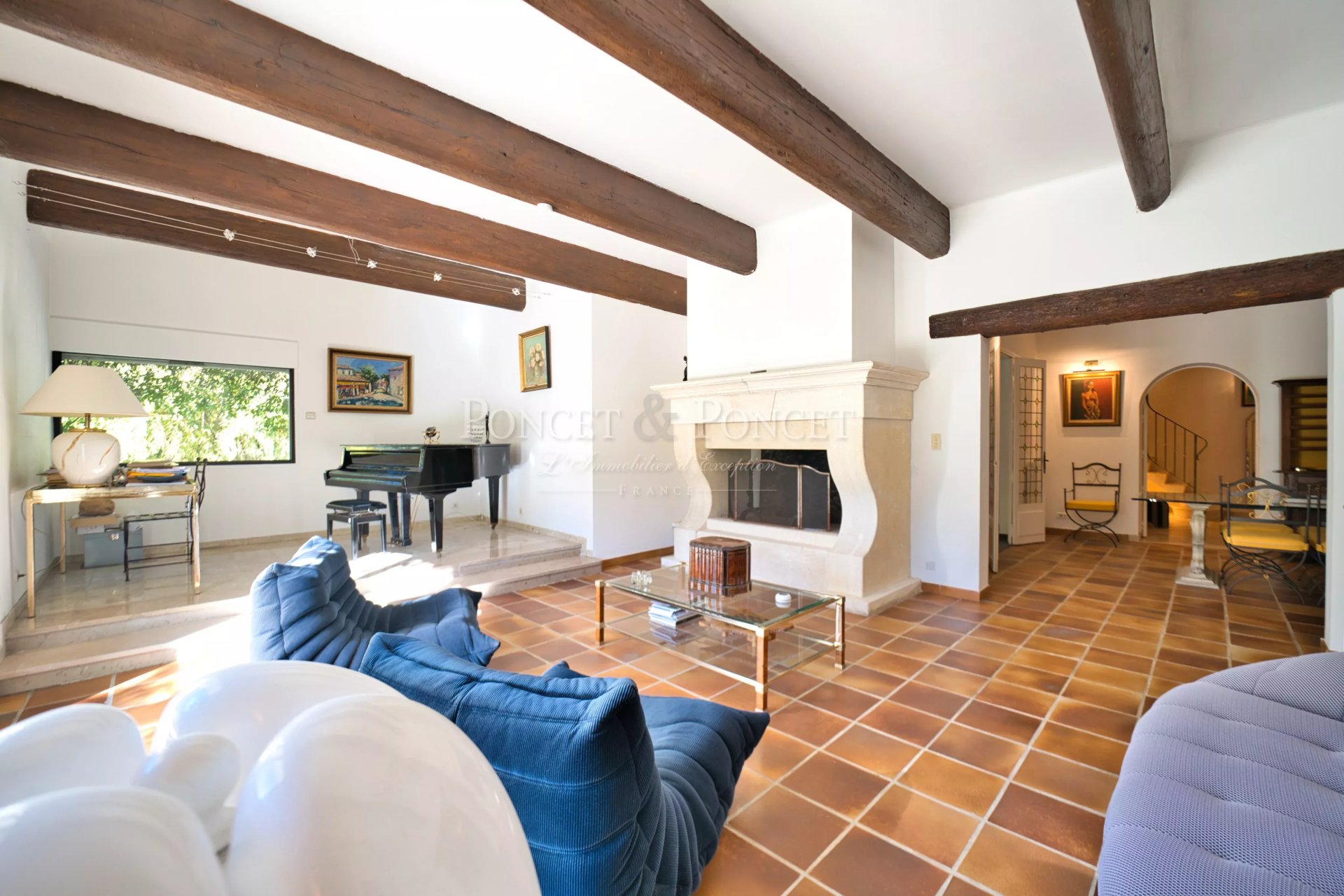 8 Bedroom Villa/Townhouse's Image 6