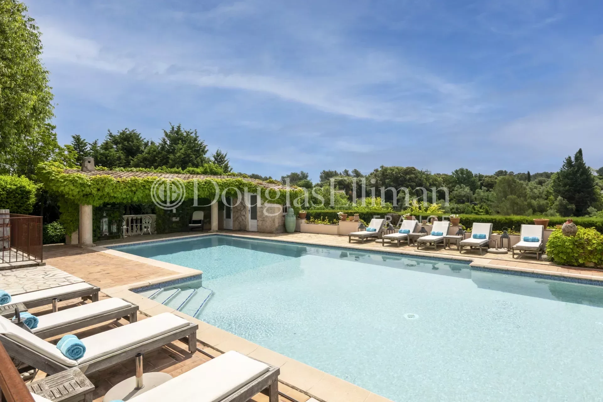 GRASSE – Magnificent Estate with Expansive Grounds, Guest Houses & Exceptional Privacy - Picture n°3