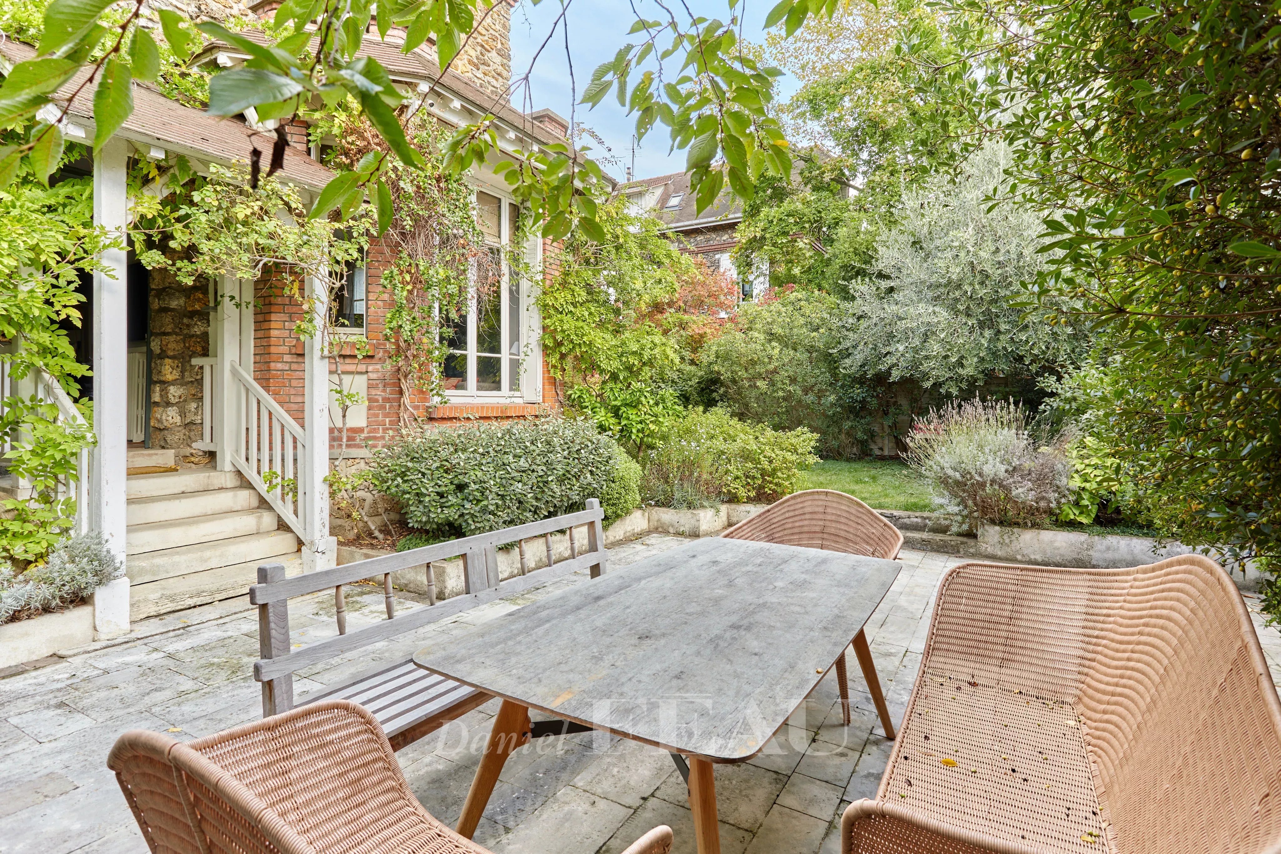 Boulogne Nord - Maison familiale avec jardin plein sud.