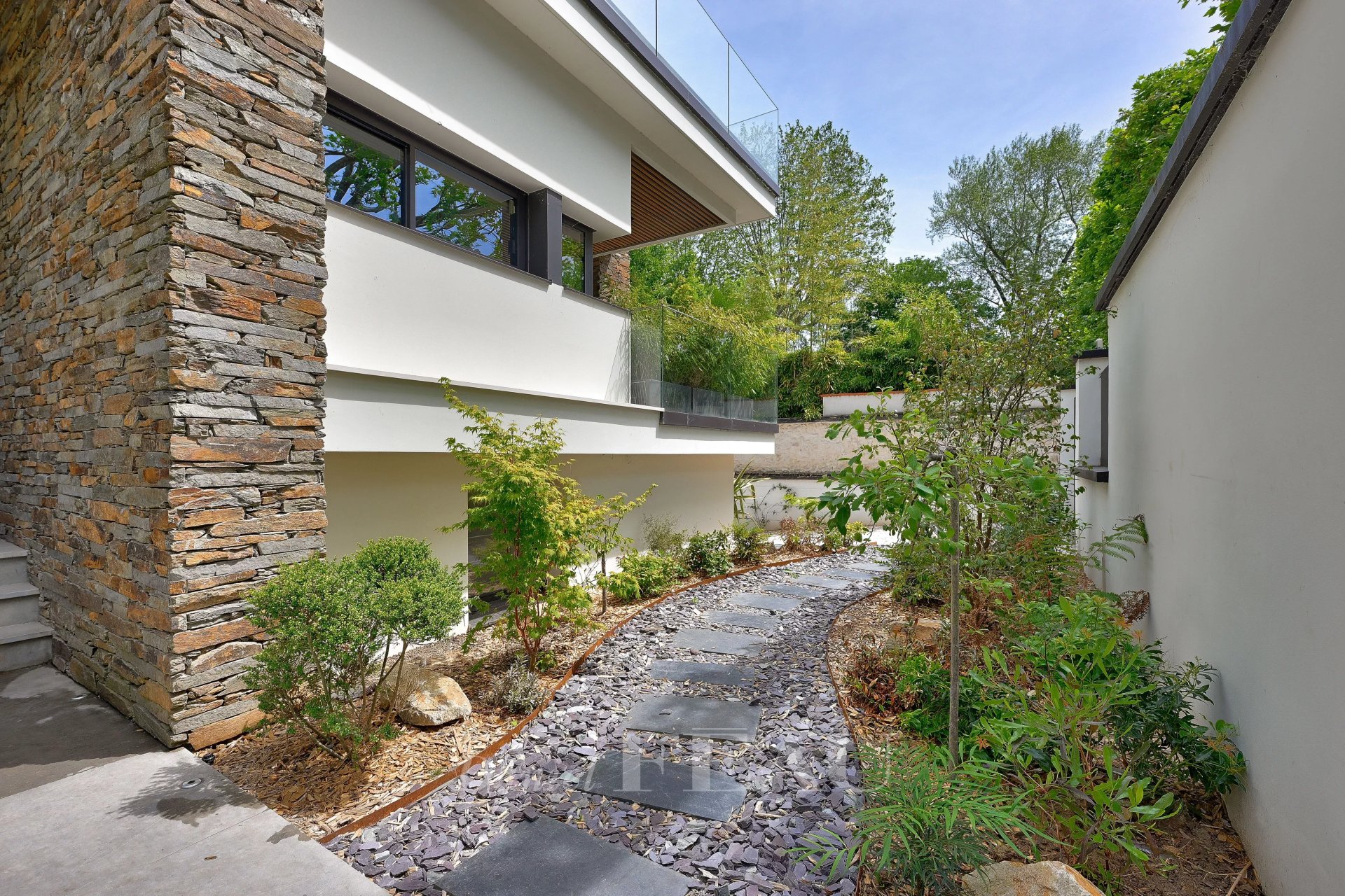6 Bedroom Villa/Townhouse's Image 23