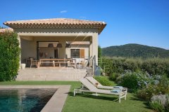 Contemporary villa with sea view and Château de Grimaud — photo 3 of 7