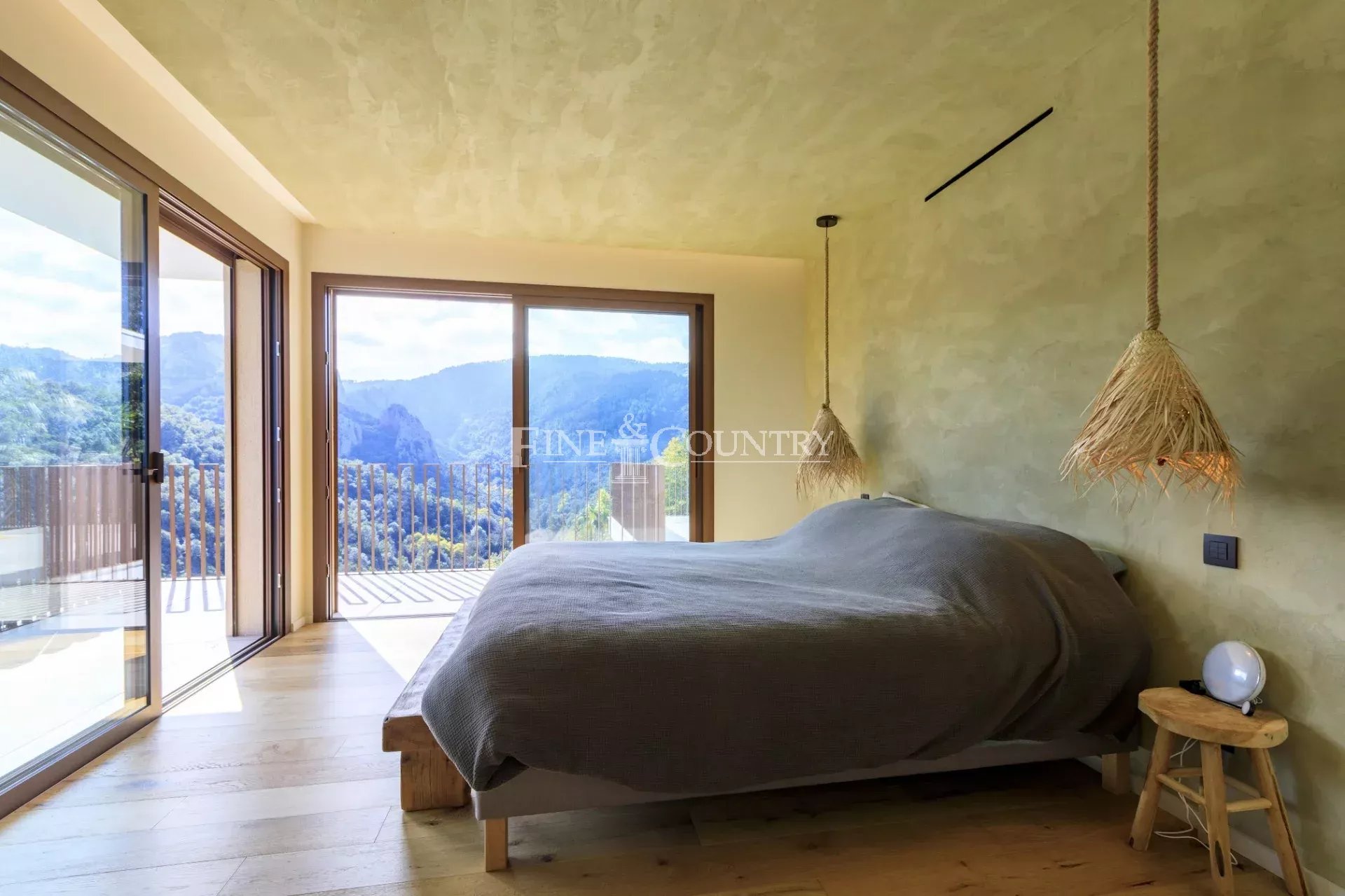 Photo of Villa for Sale in Mandelieu with Panoramic View