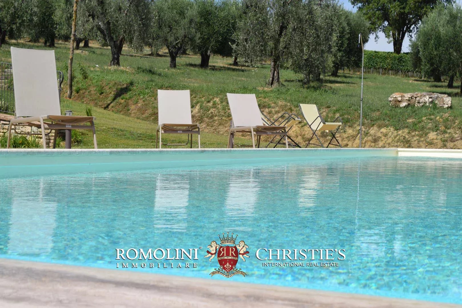 15 Bedroom Vineyard's Image 25